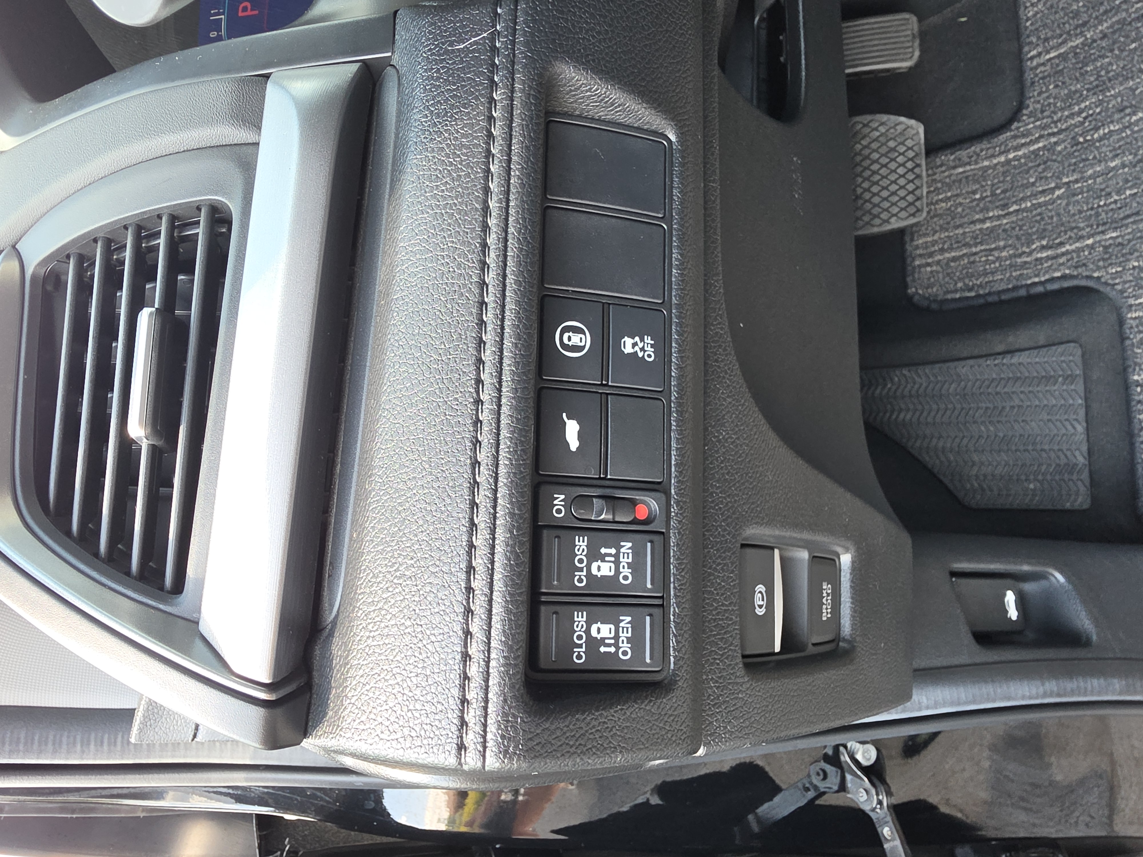 2024 Honda Odyssey thumbnail 15