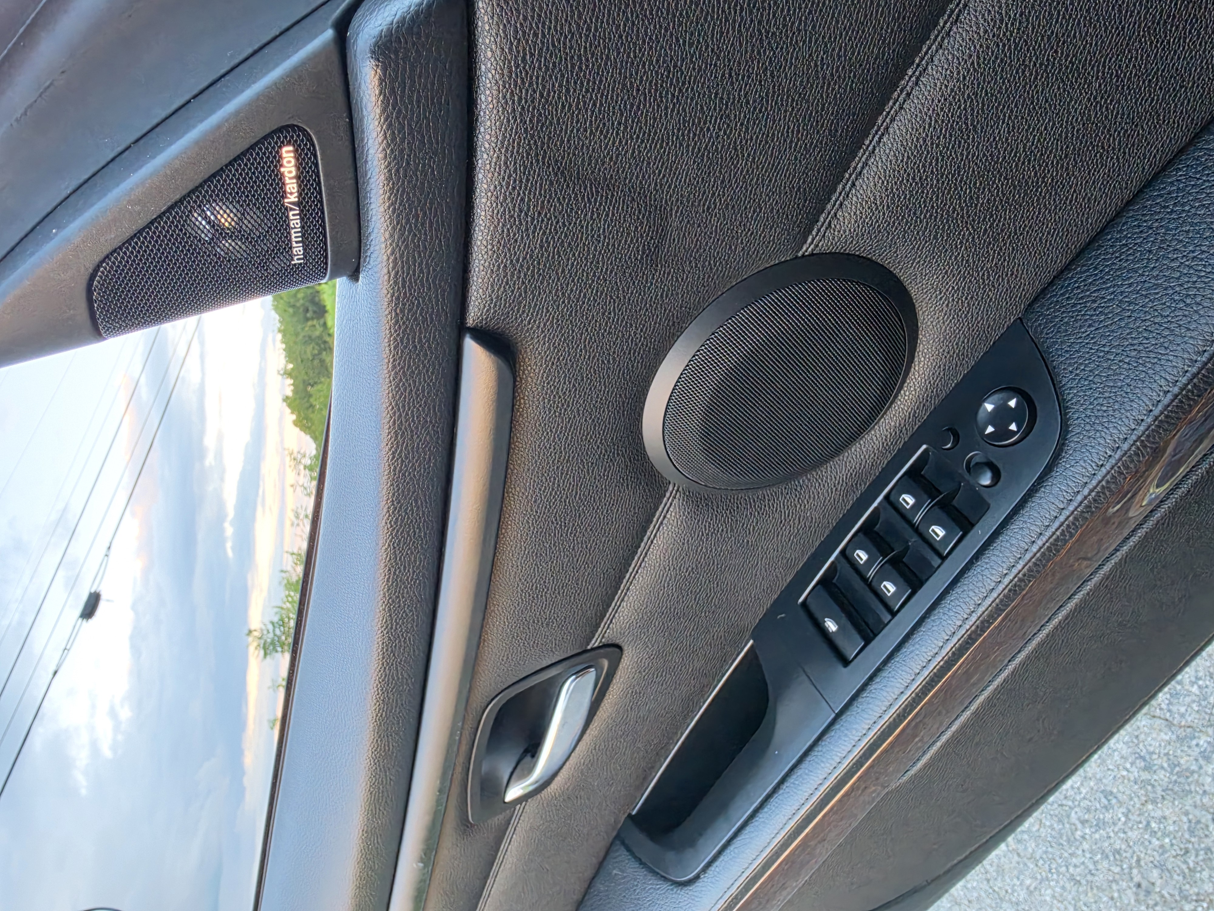 2013 BMW 3 Series thumbnail 17