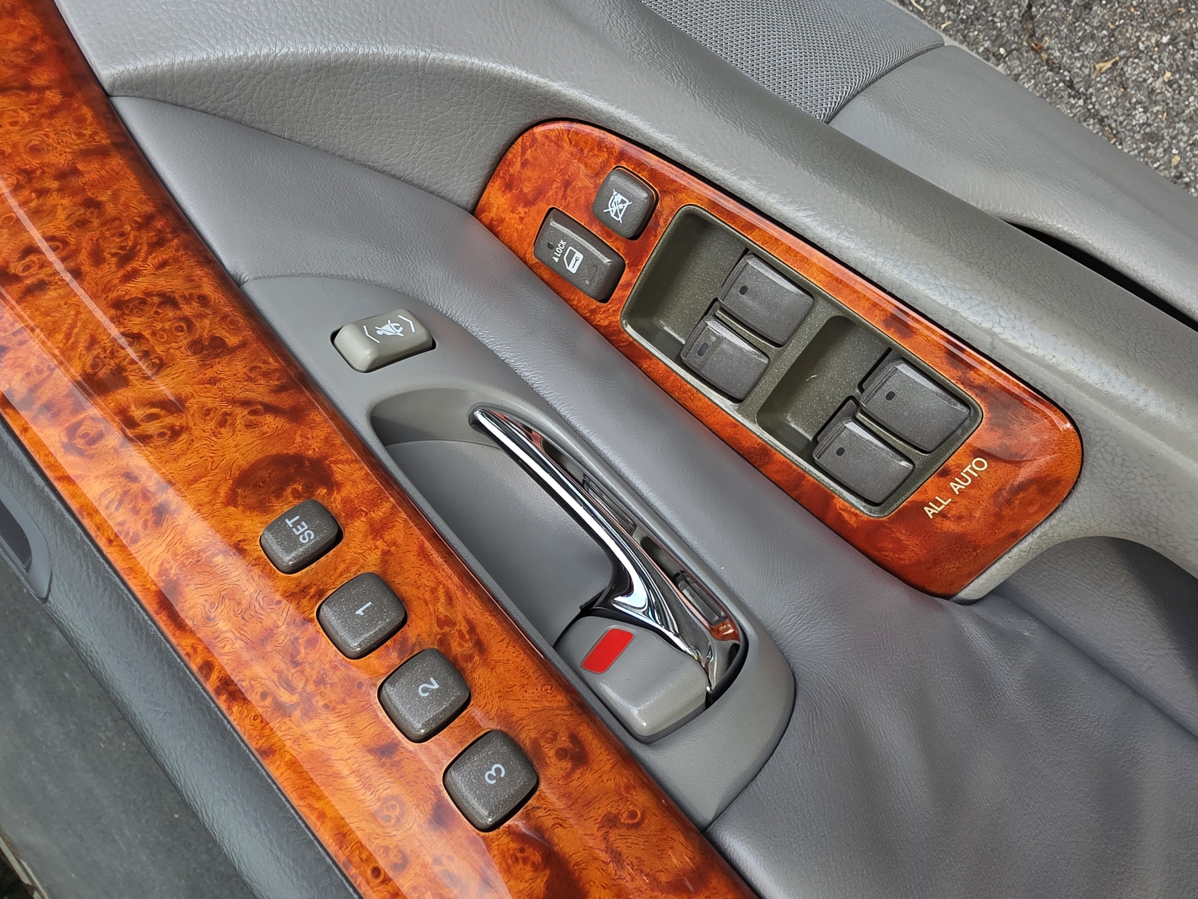 2006 Lexus LS thumbnail 12