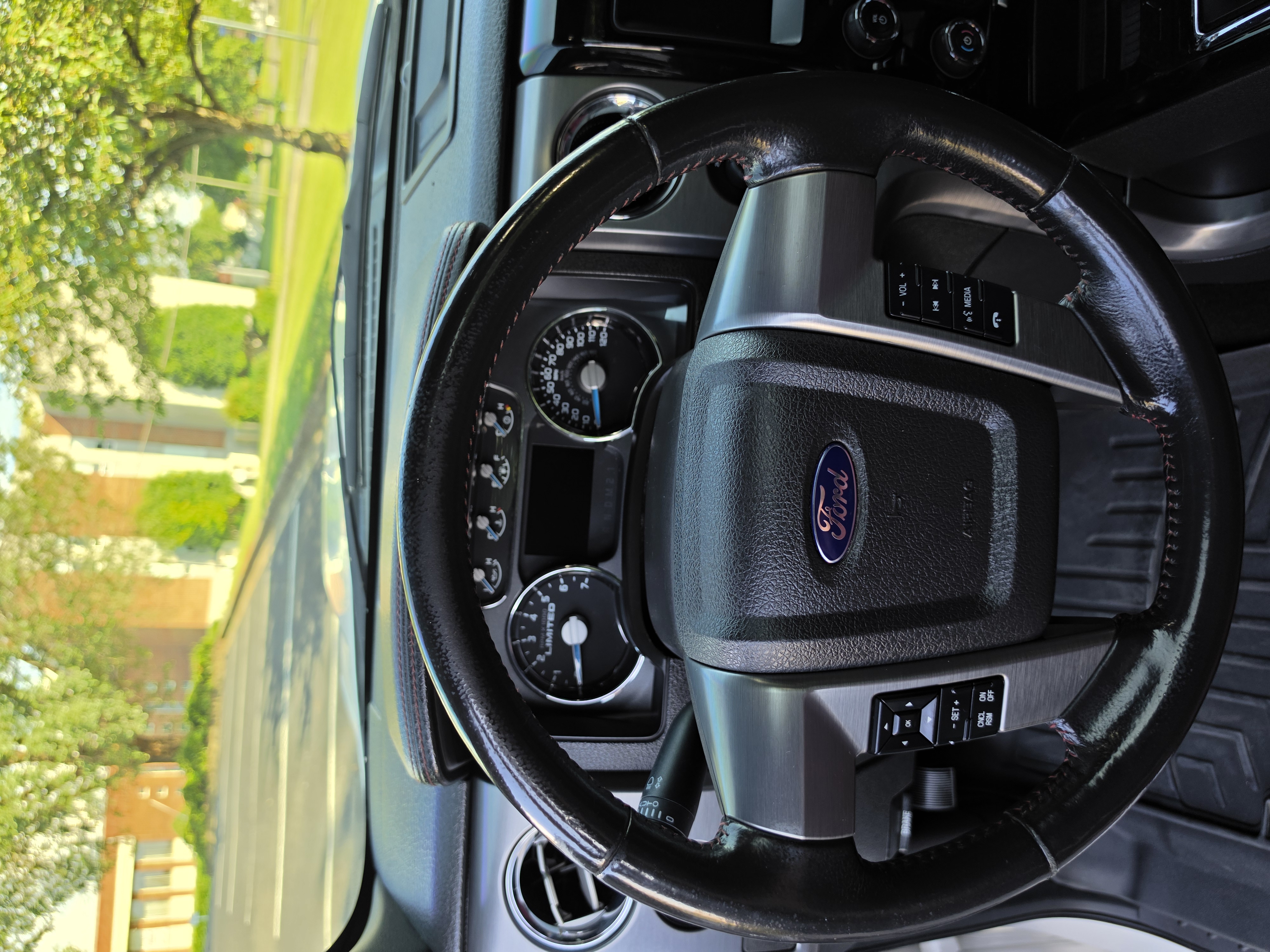 2013 Ford F150 thumbnail 15