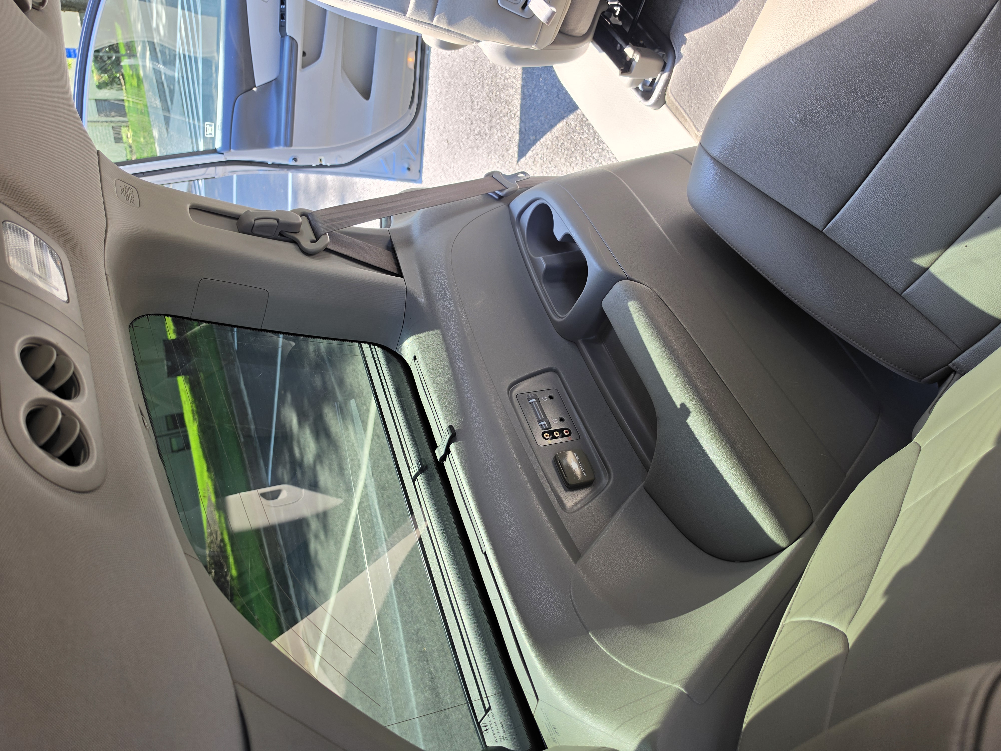 2012 Honda Odyssey thumbnail 26