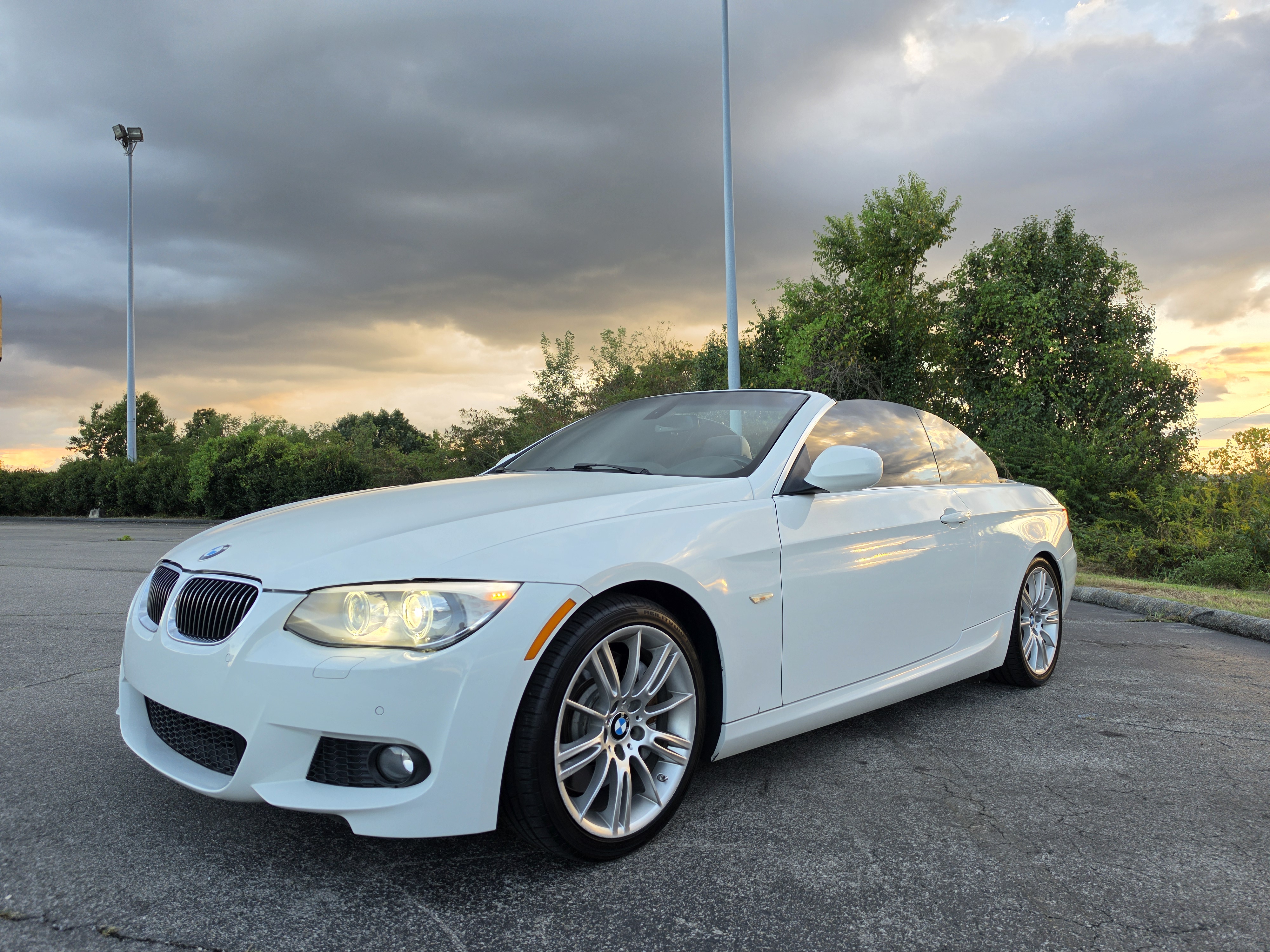 2013 BMW 3 Series thumbnail 25