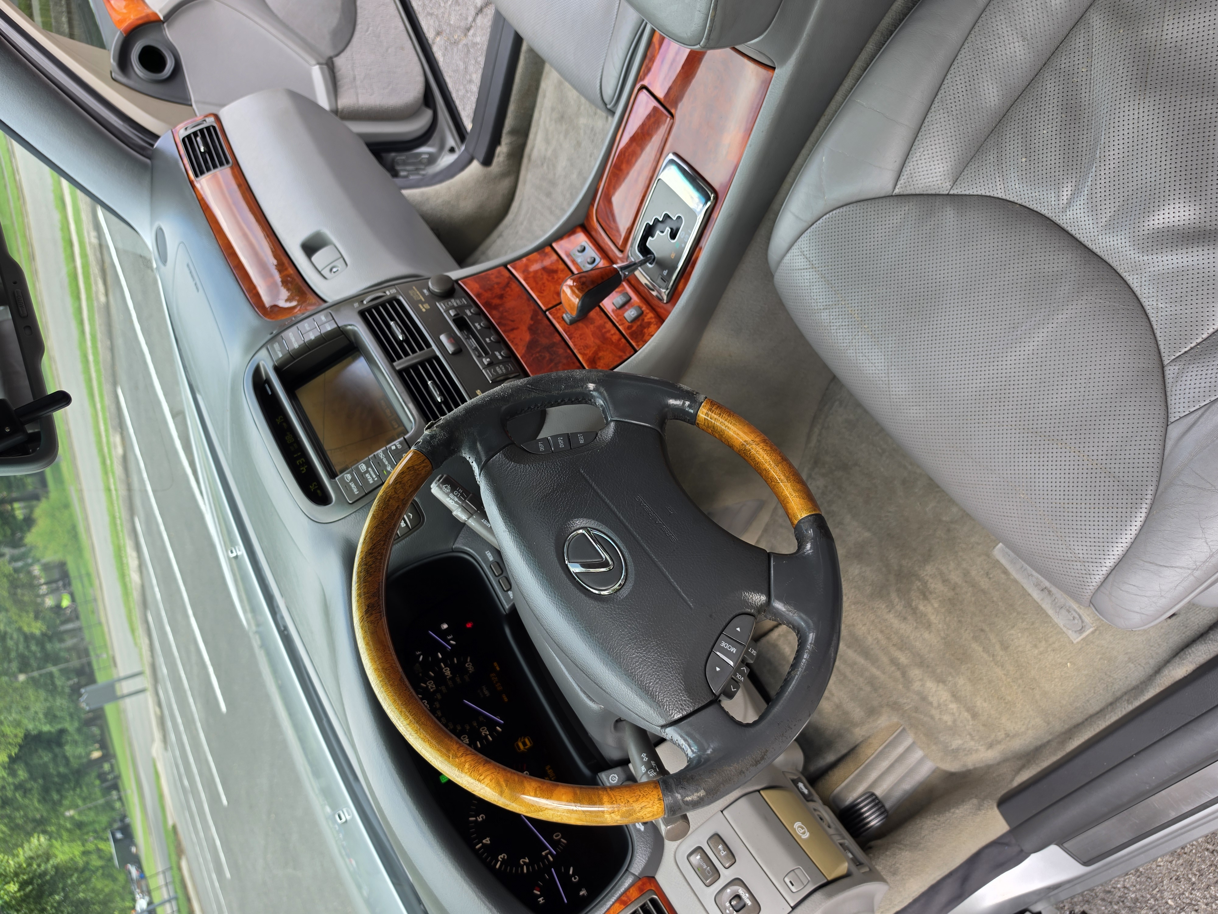 2006 Lexus LS thumbnail 11