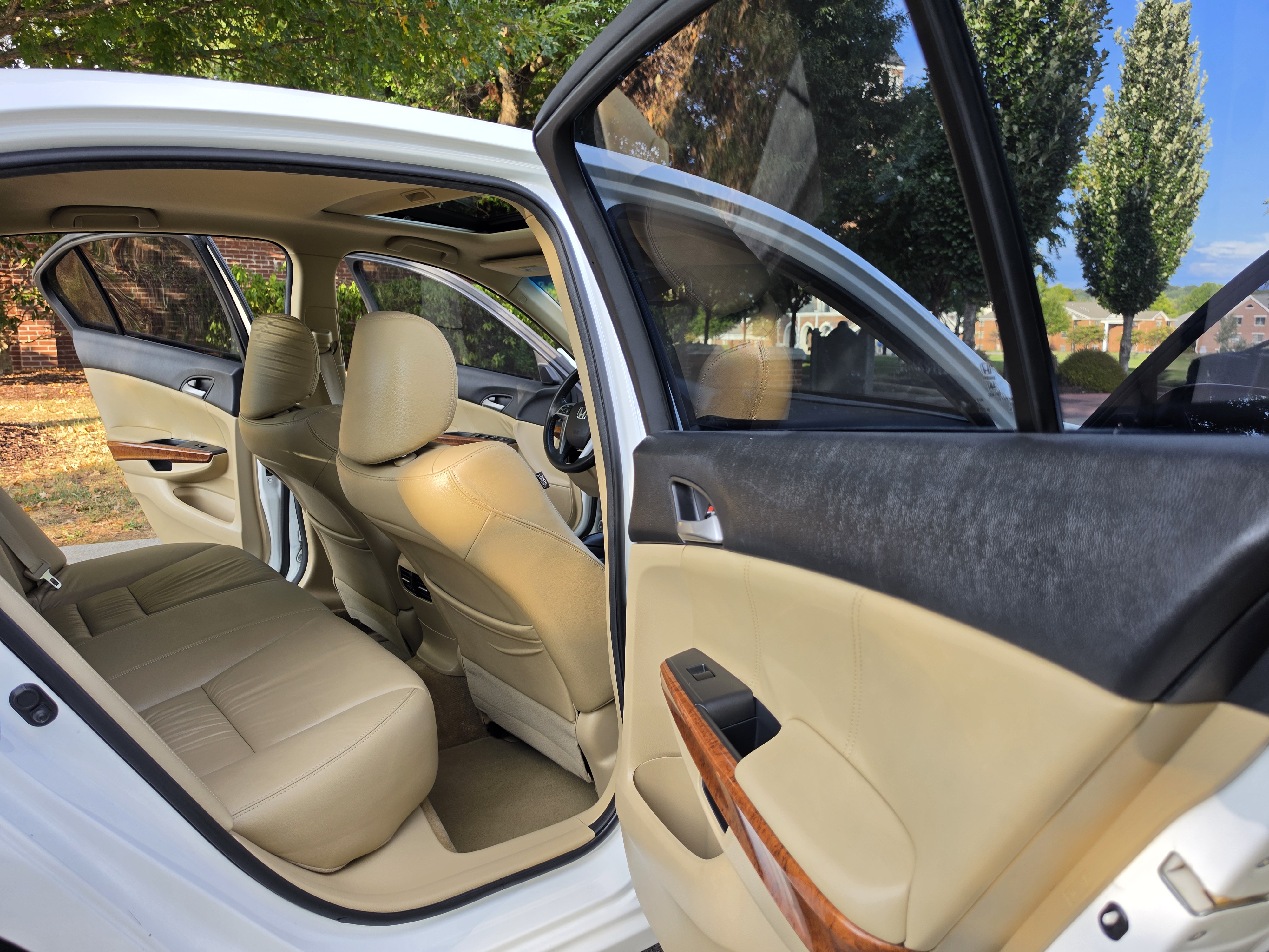 2012 Honda Accord thumbnail 21