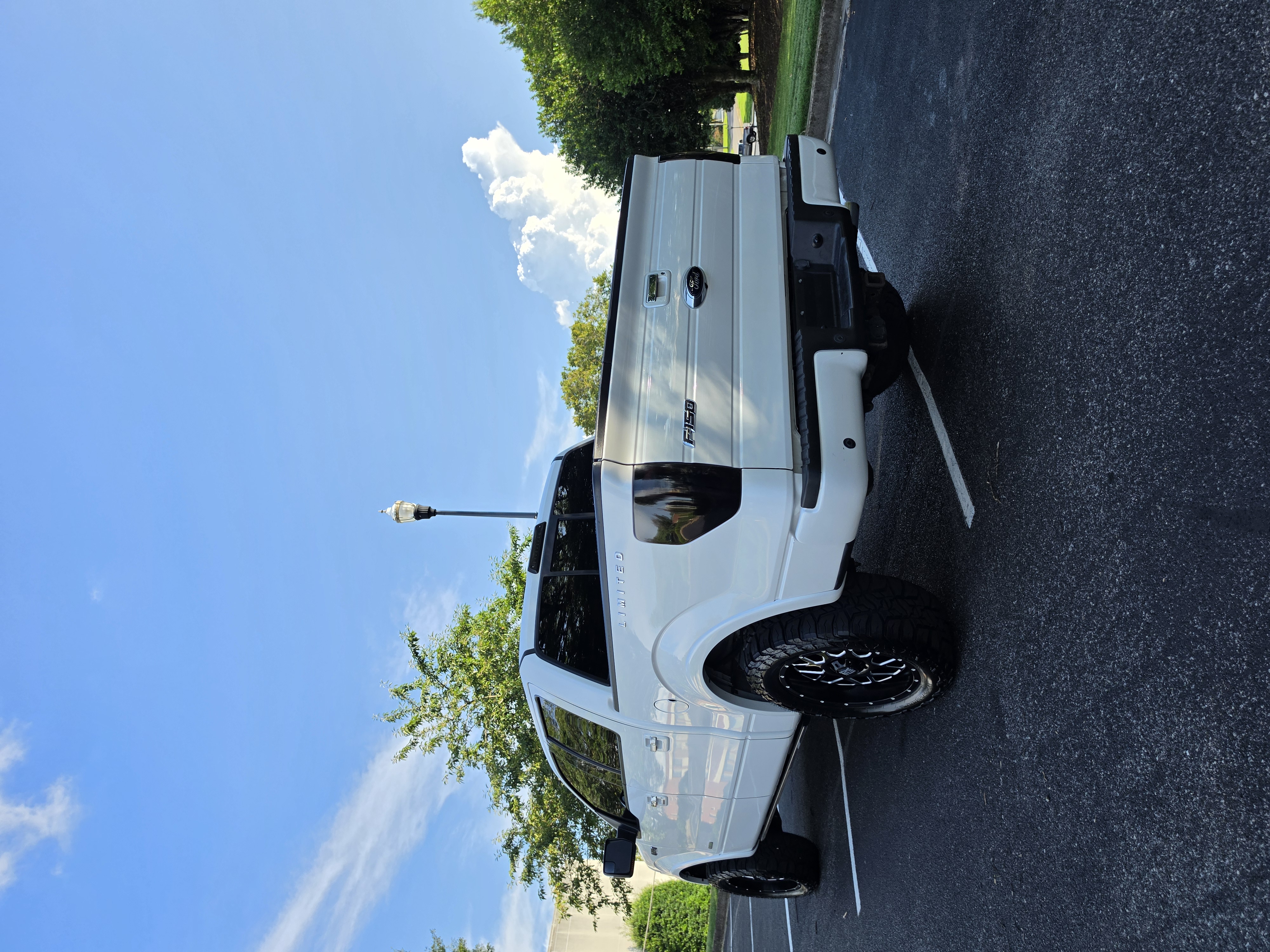 2013 Ford F150 thumbnail 25