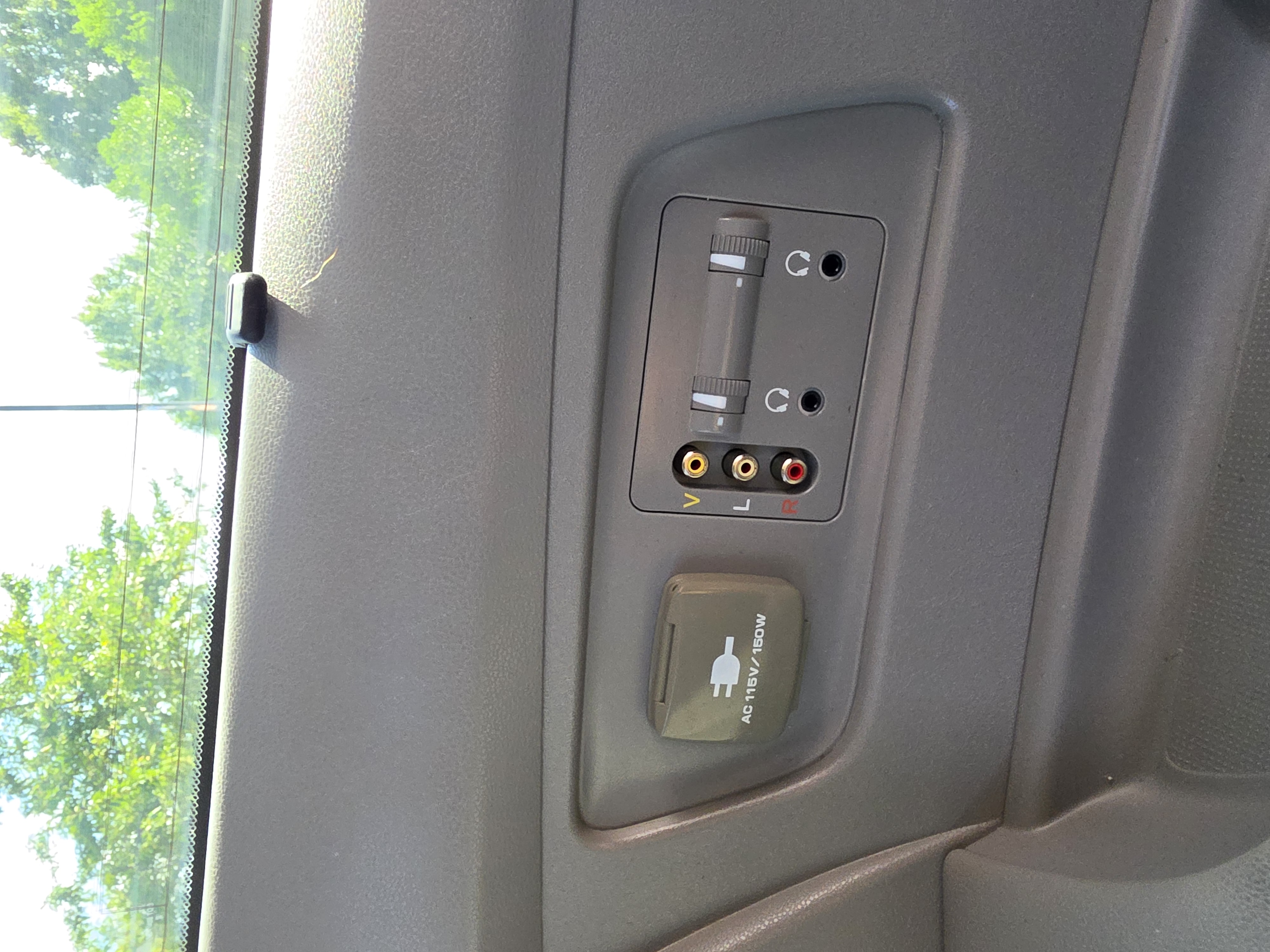 2012 Honda Odyssey thumbnail 23