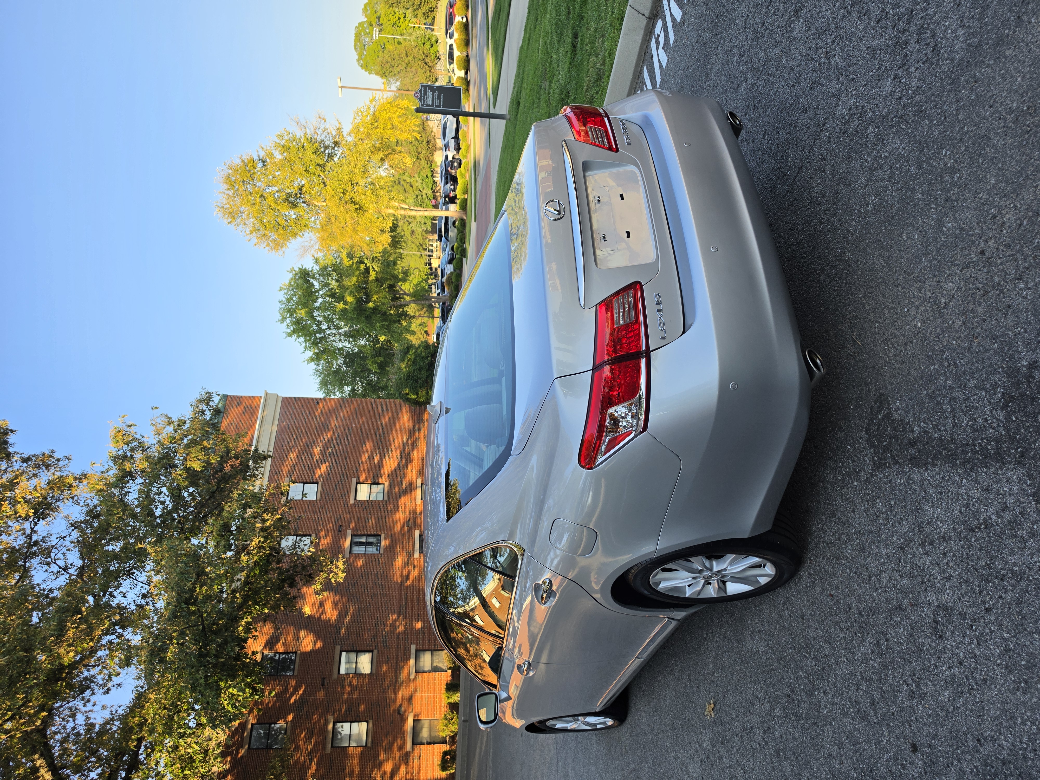 2010 Lexus ES thumbnail 7