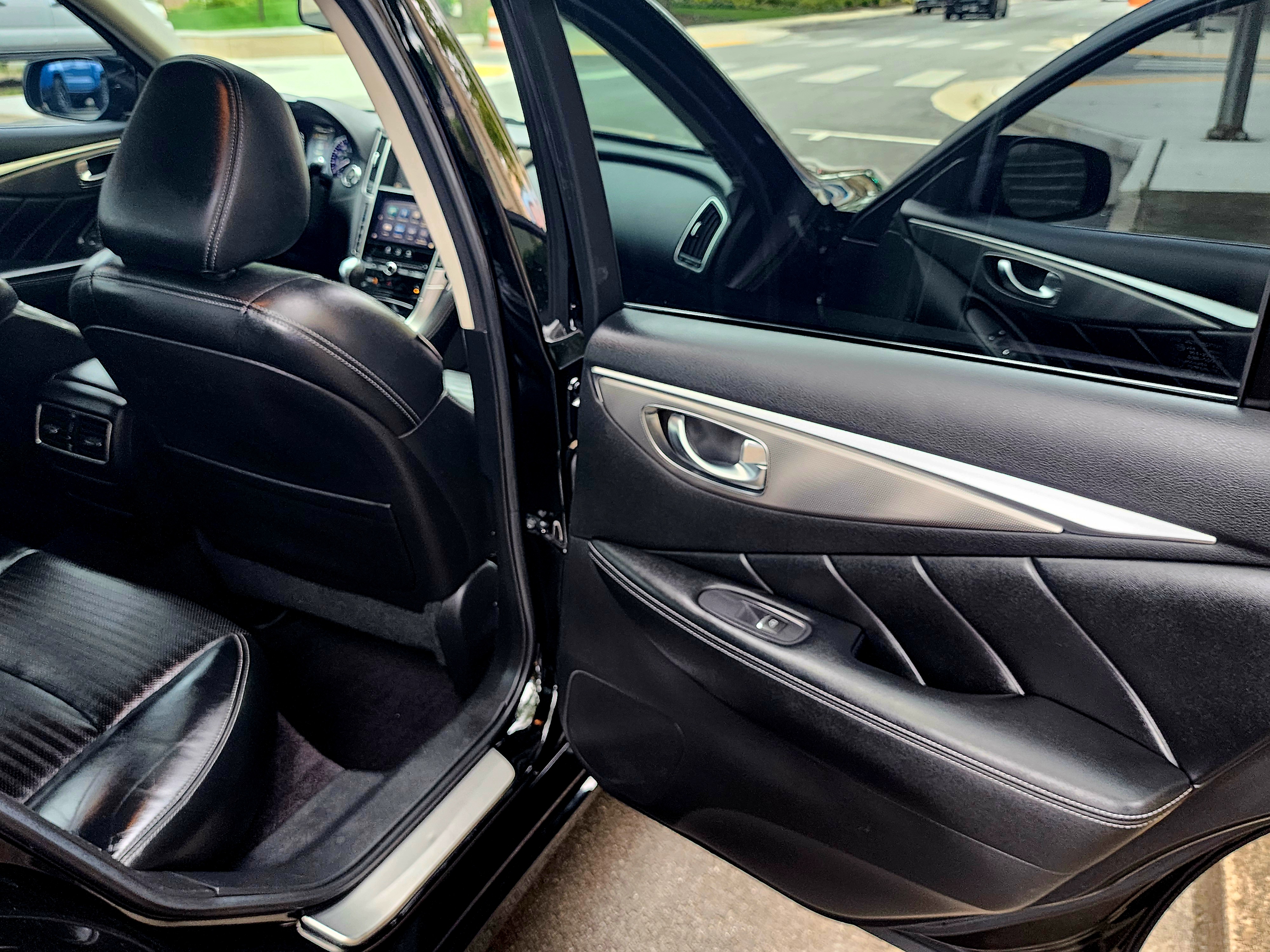 2015 Infiniti Q50S thumbnail 19