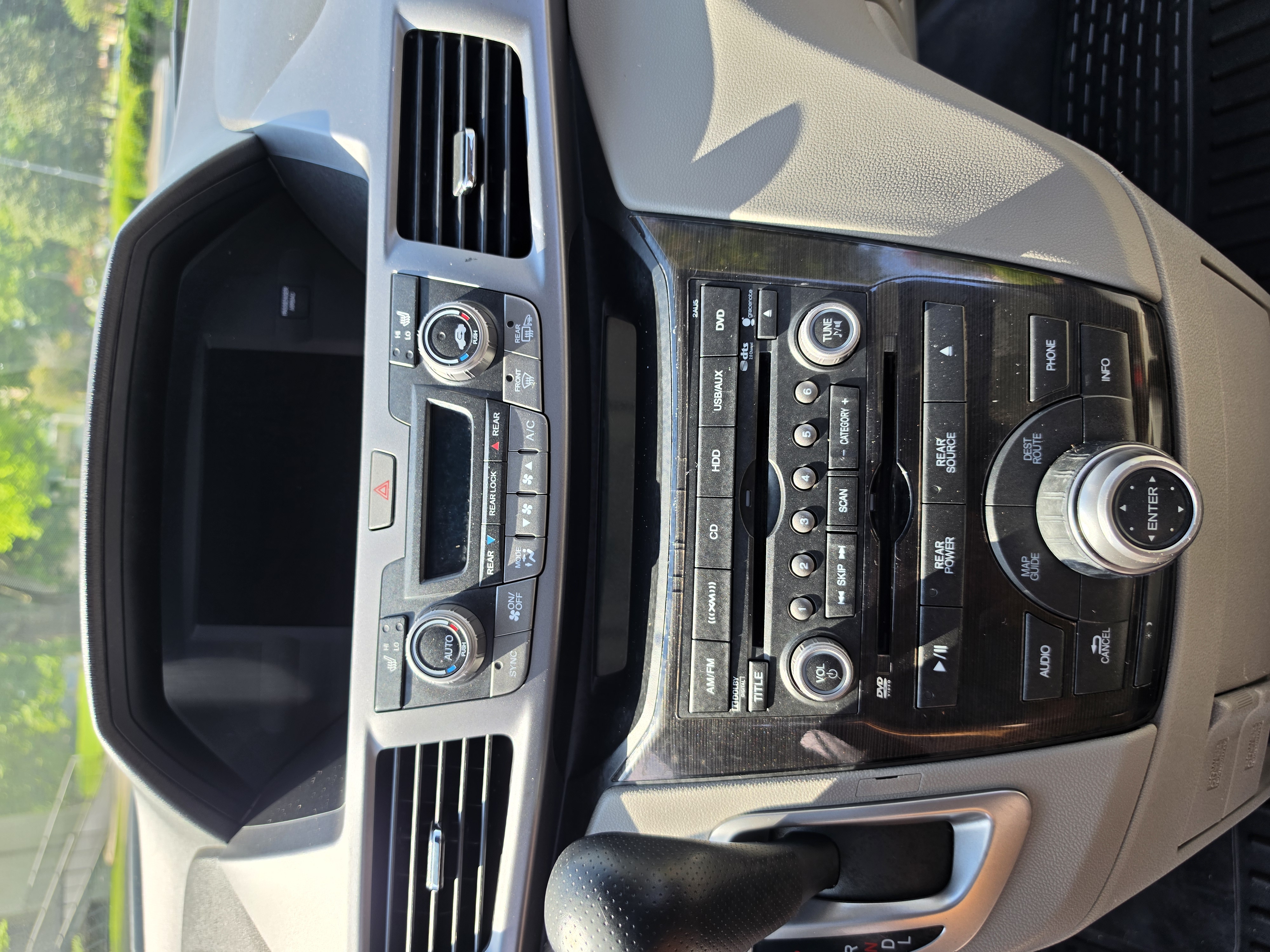2012 Honda Odyssey thumbnail 12