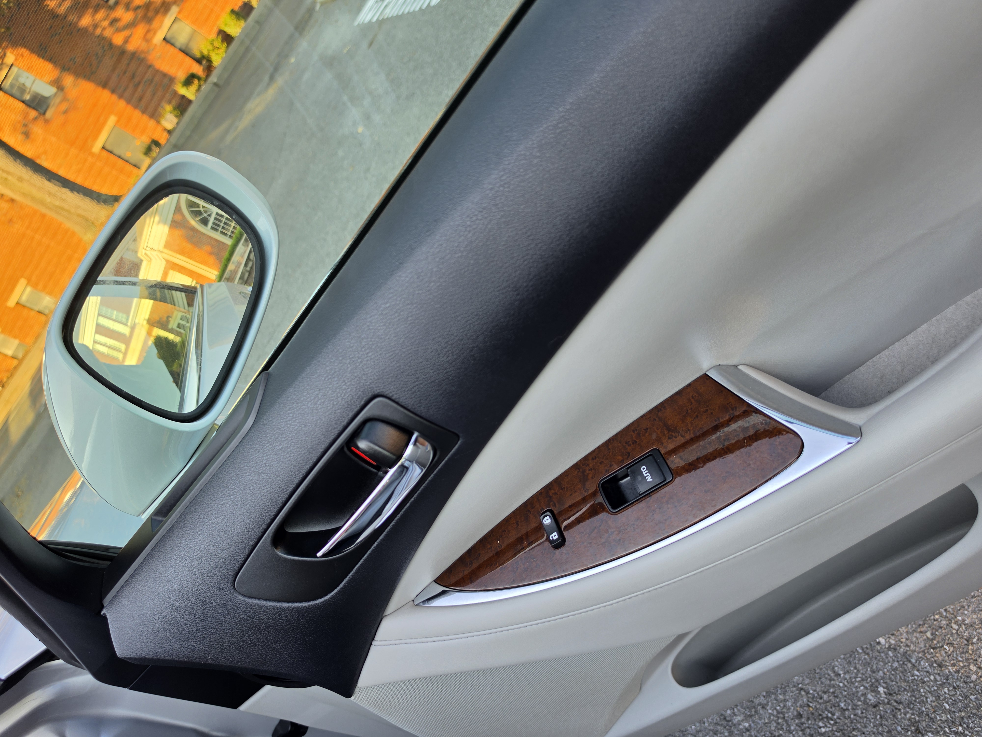 2010 Lexus ES thumbnail 34