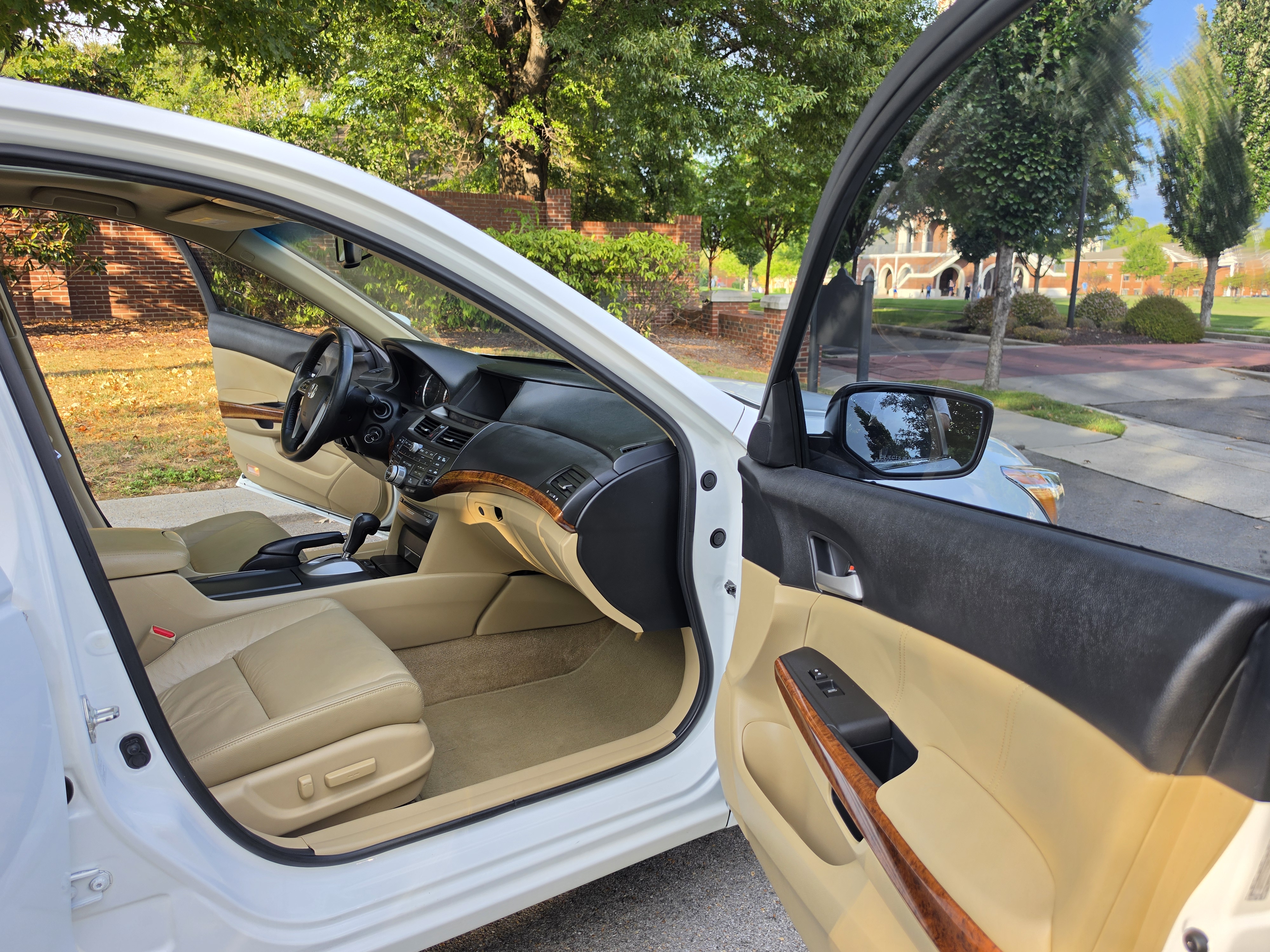 2012 Honda Accord thumbnail 24