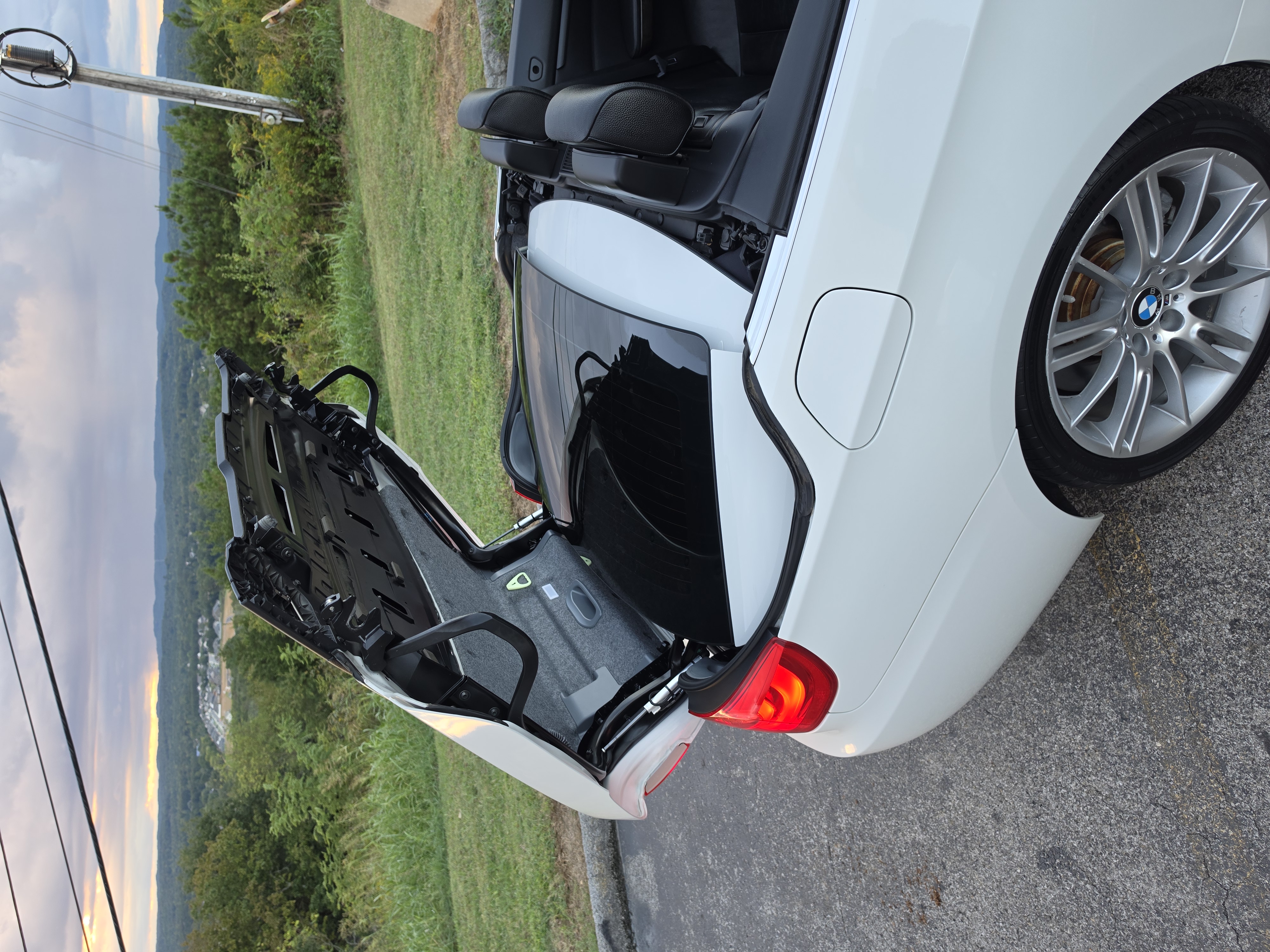 2013 BMW 3 Series thumbnail 9