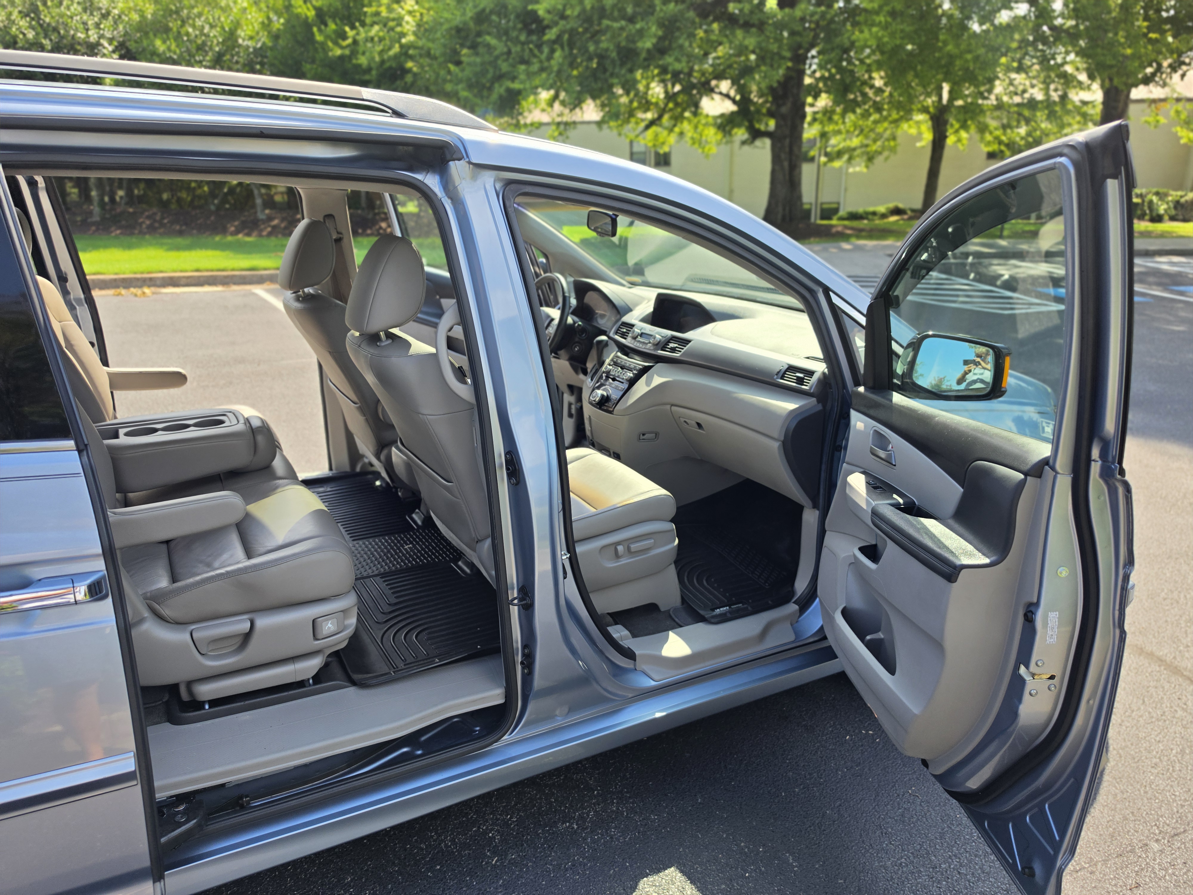 2012 Honda Odyssey thumbnail 31