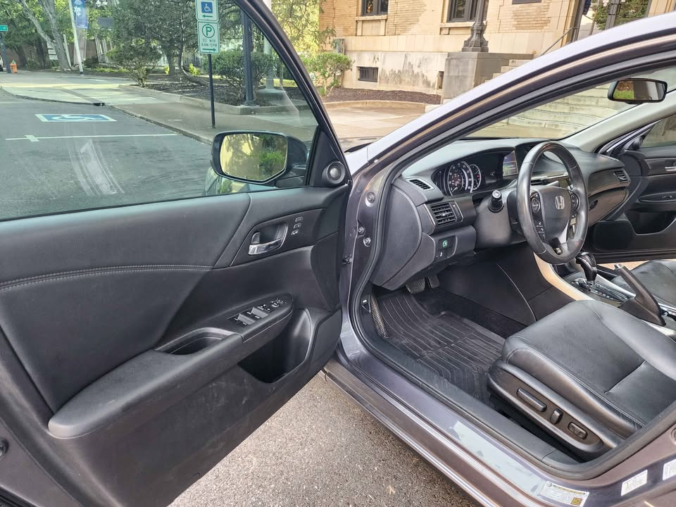 2014 Honda Accord thumbnail 6