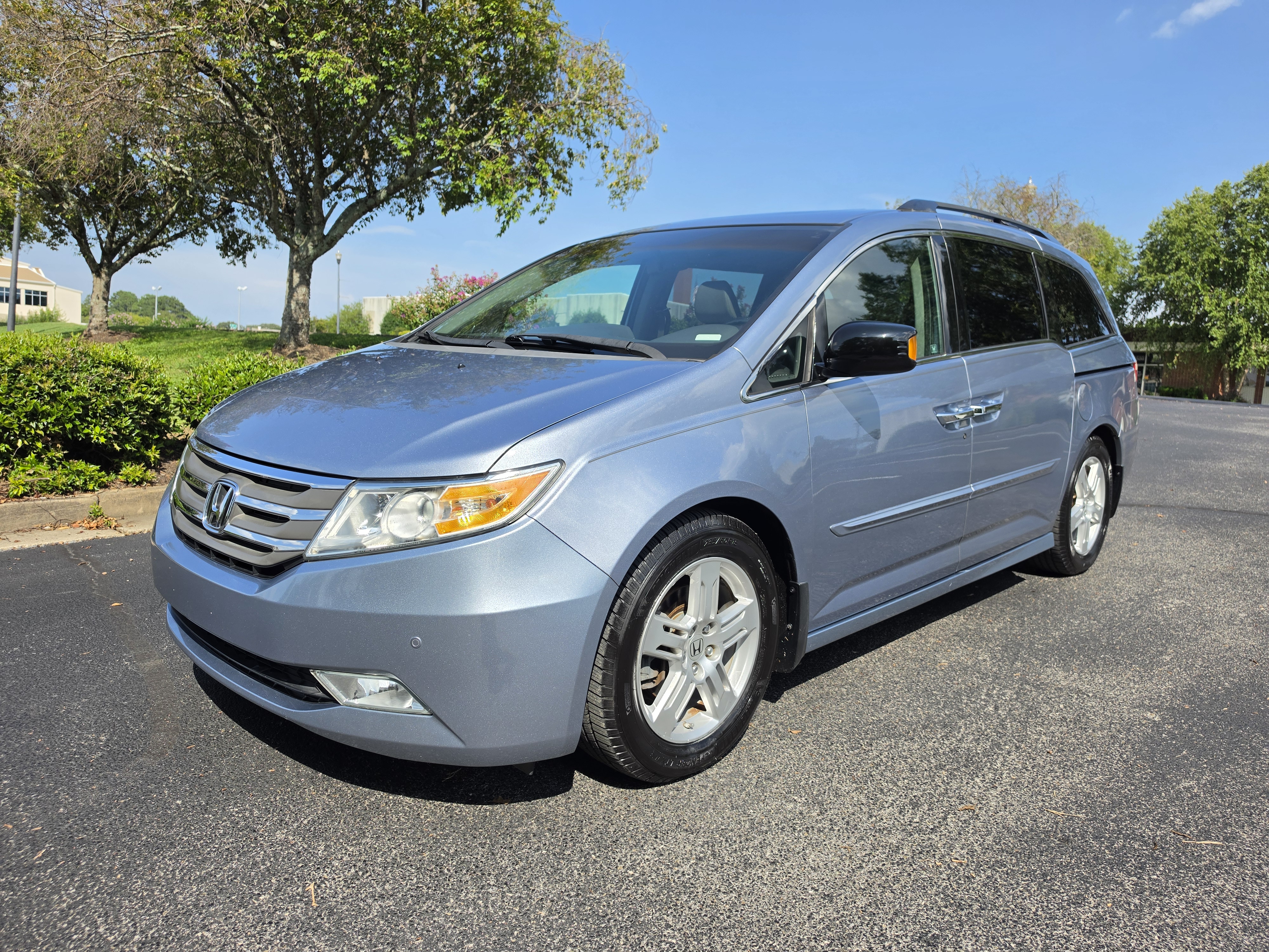 2012 Honda Odyssey thumbnail 2