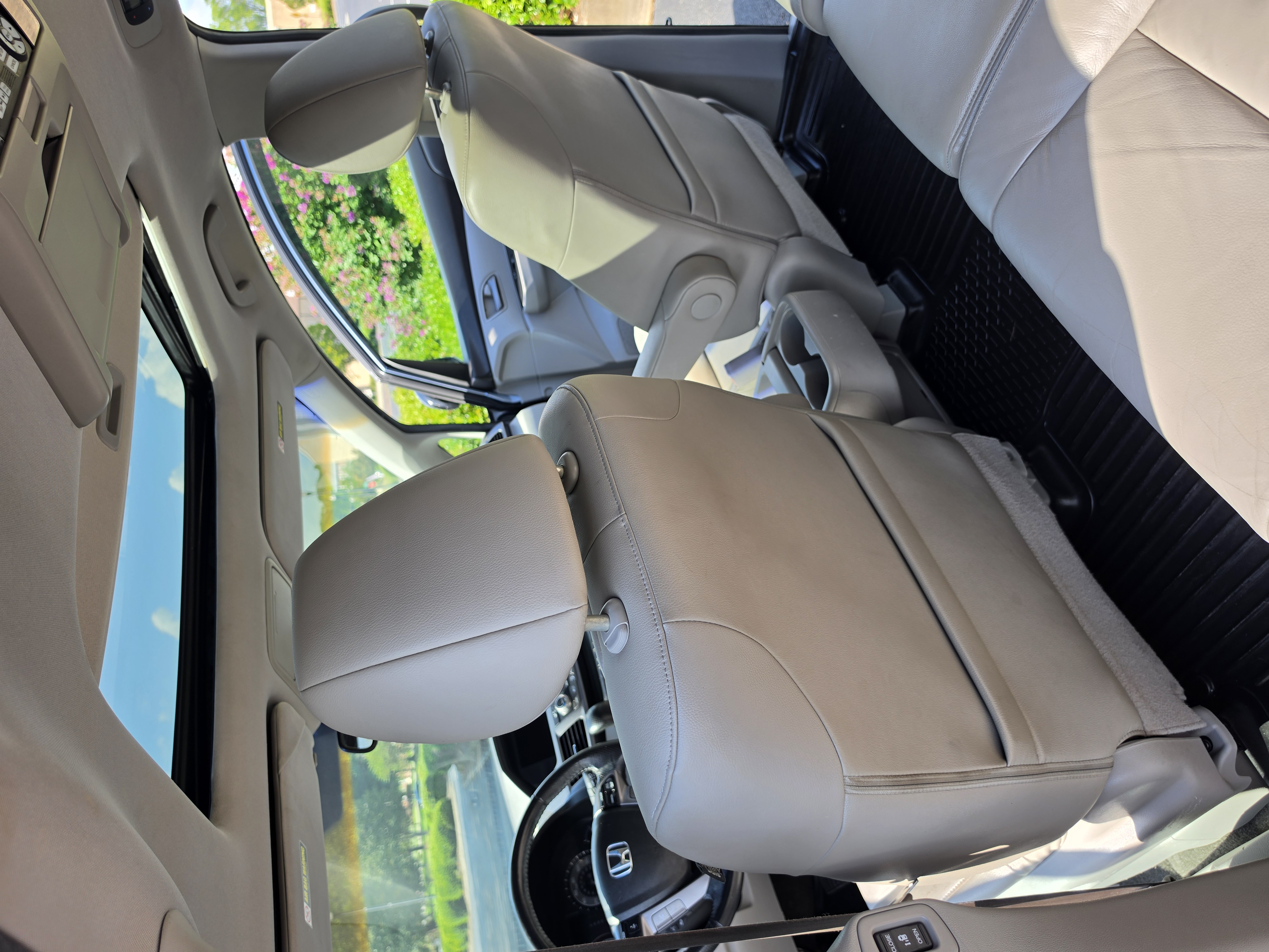 2012 Honda Odyssey thumbnail 18