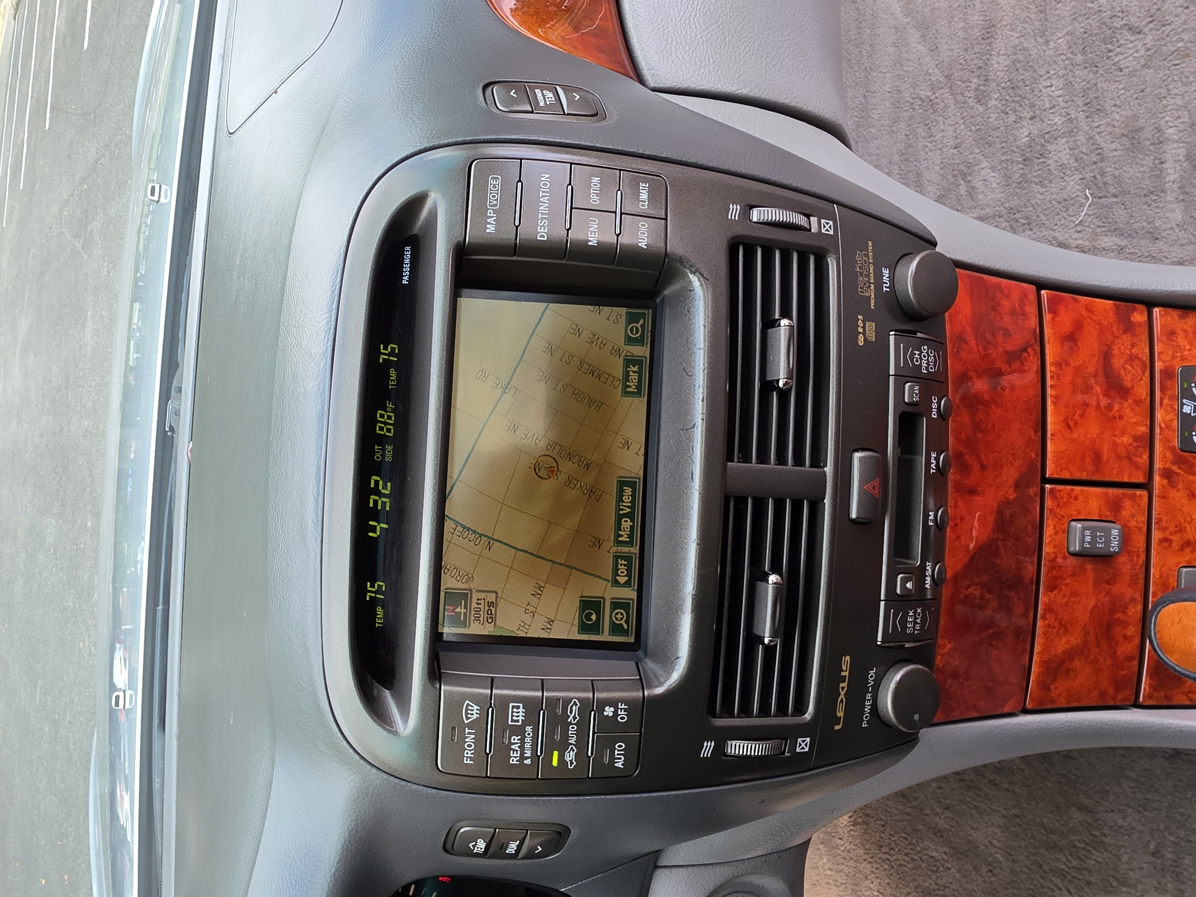 2006 Lexus LS thumbnail 20