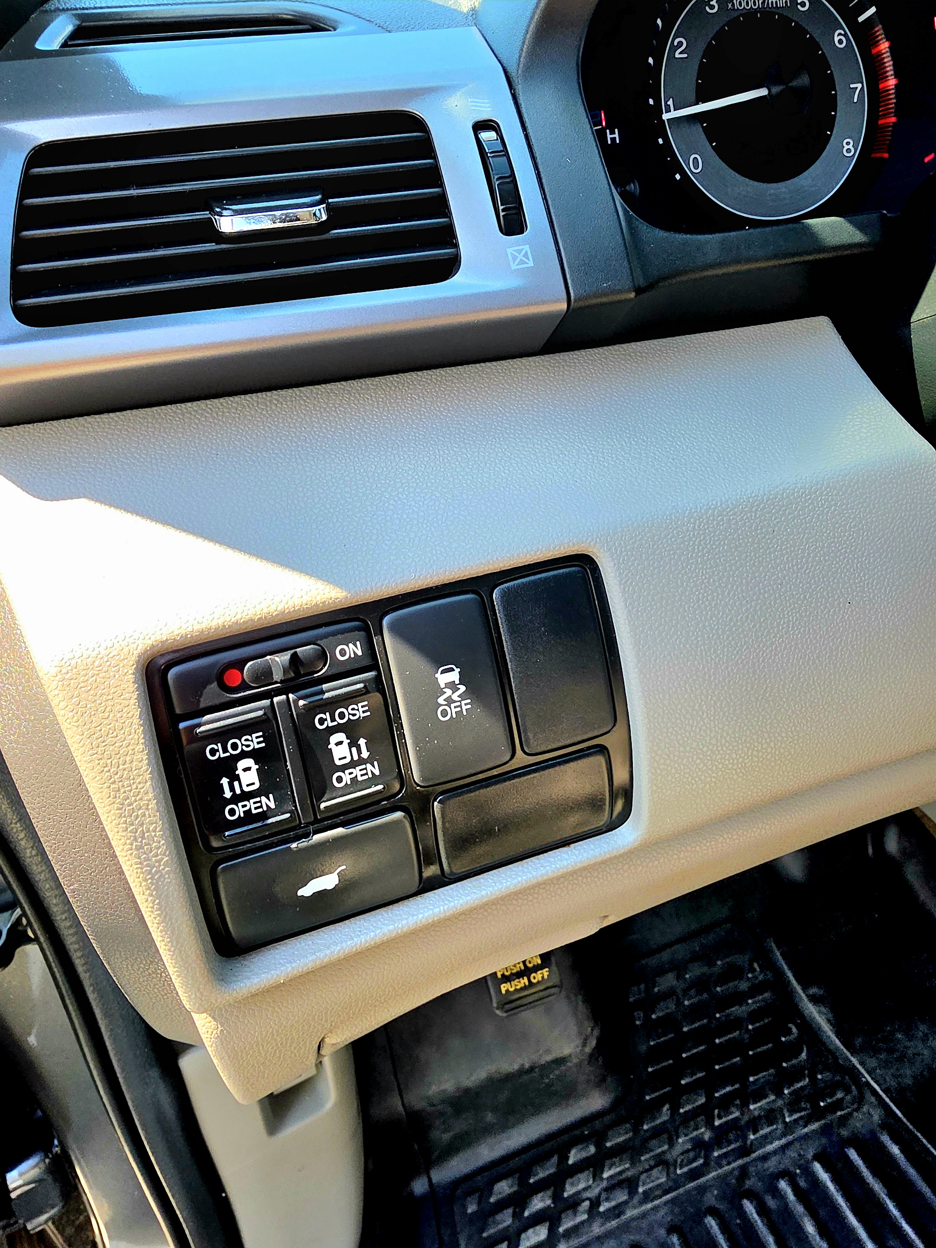 2013 Honda Odyssey thumbnail 14