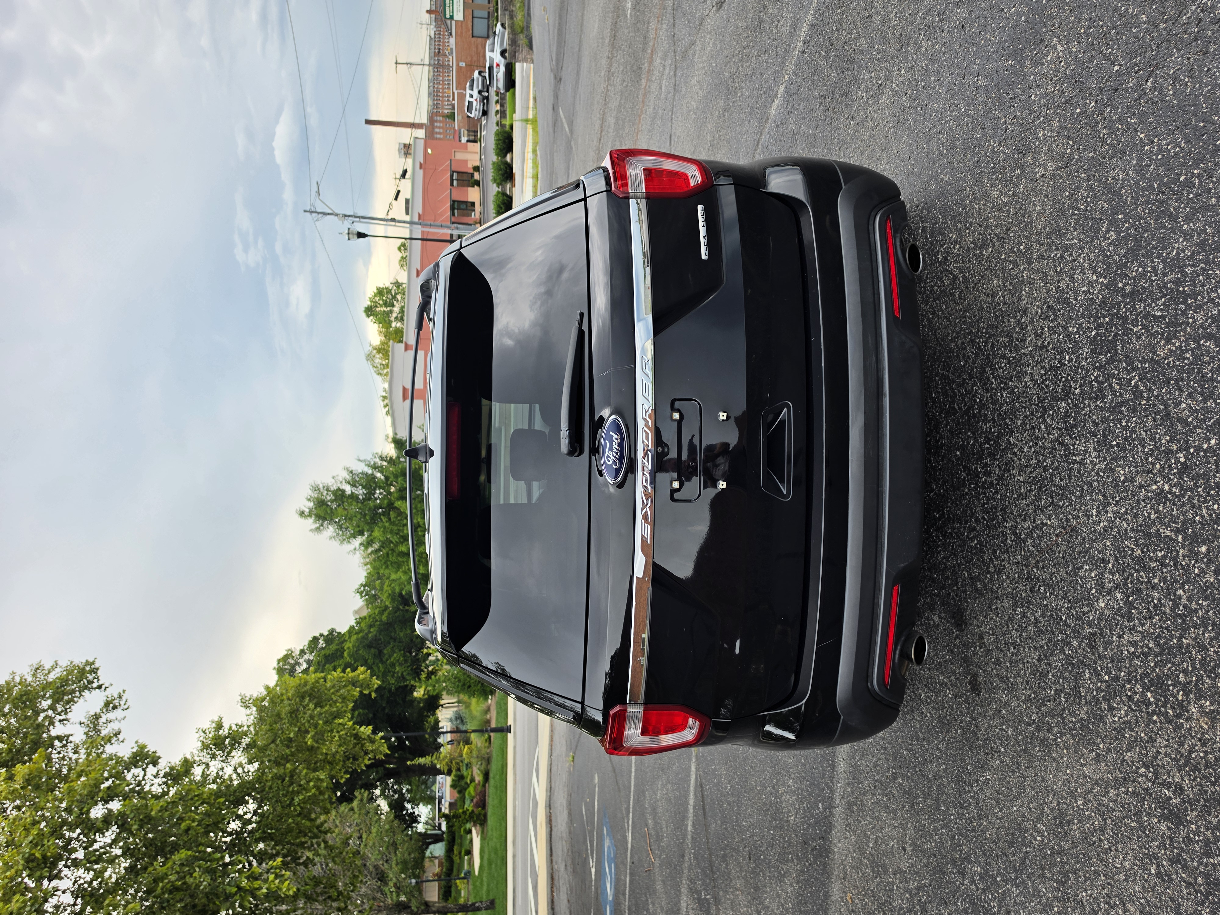 2016 Ford Explorer thumbnail 5