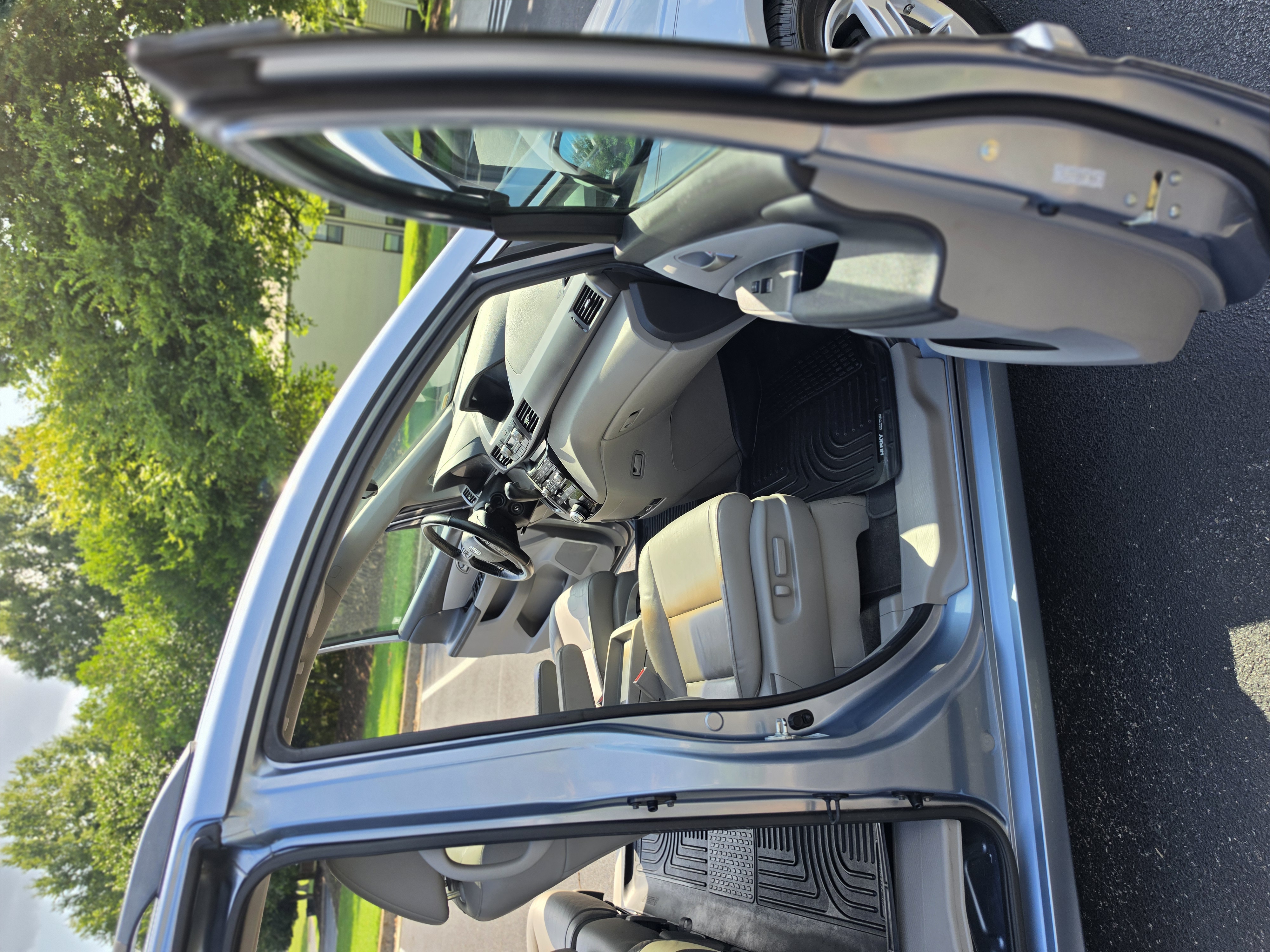 2012 Honda Odyssey thumbnail 32
