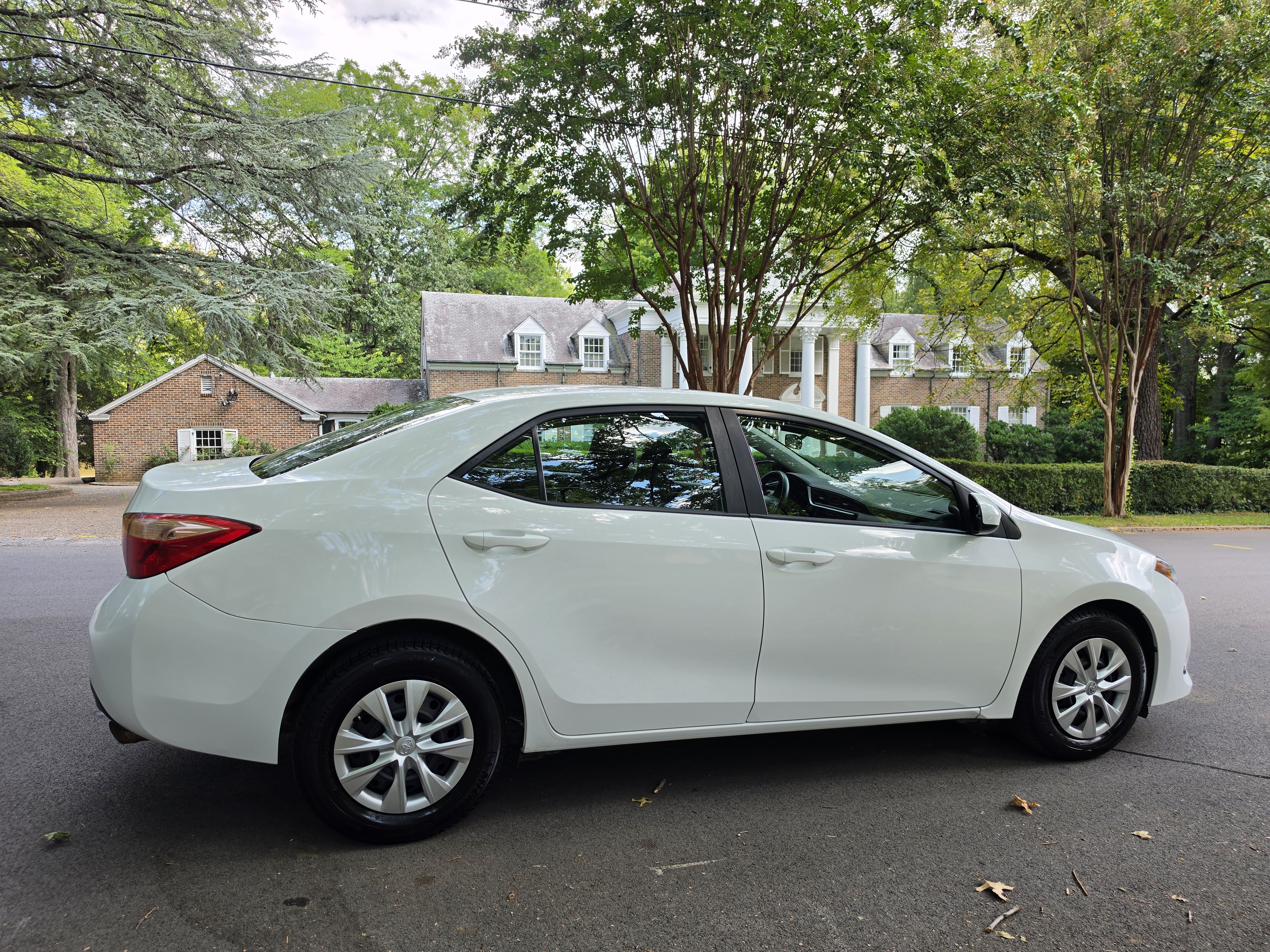 2018 Toyota Corolla thumbnail 8