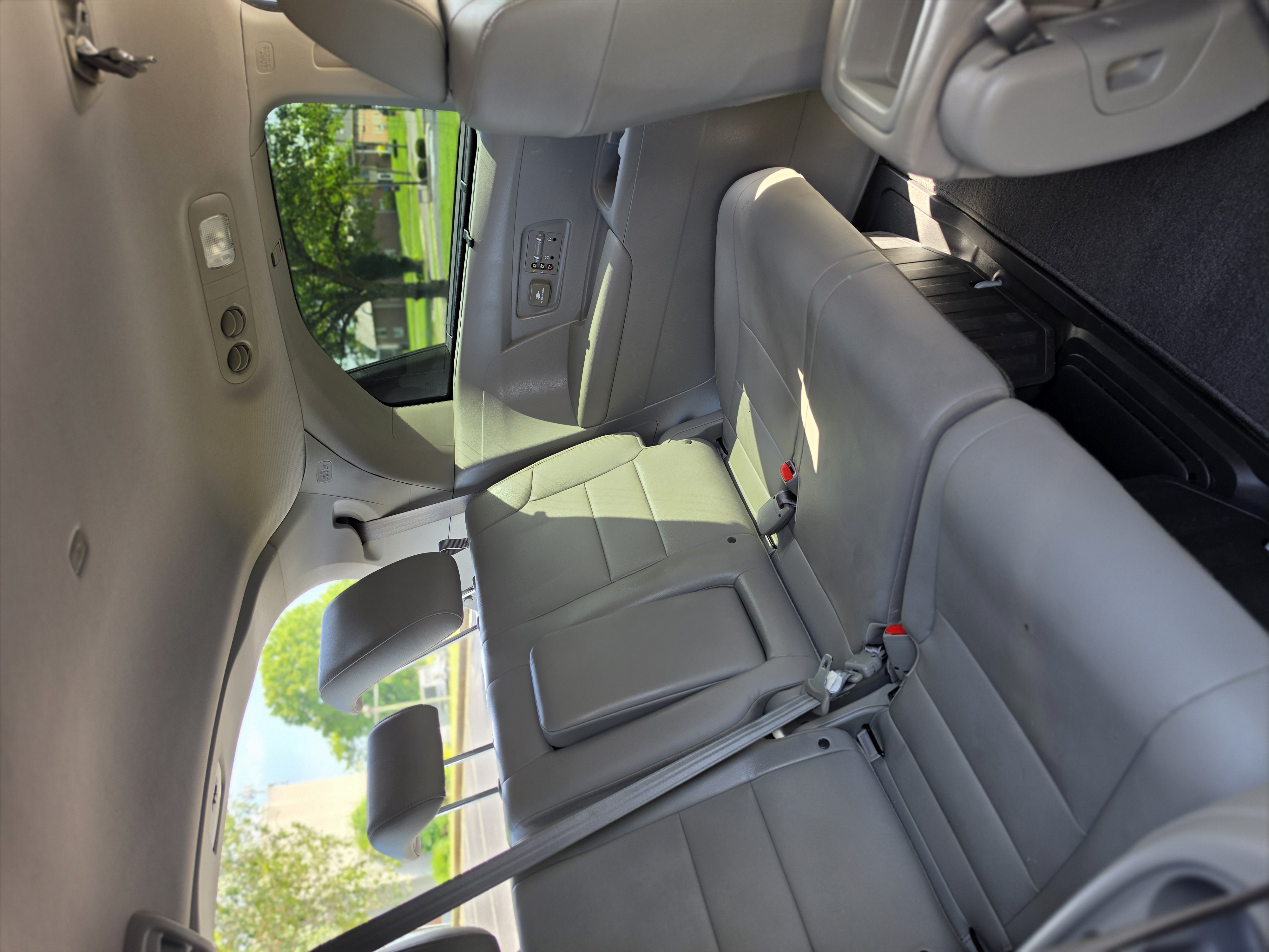 2012 Honda Odyssey thumbnail 30