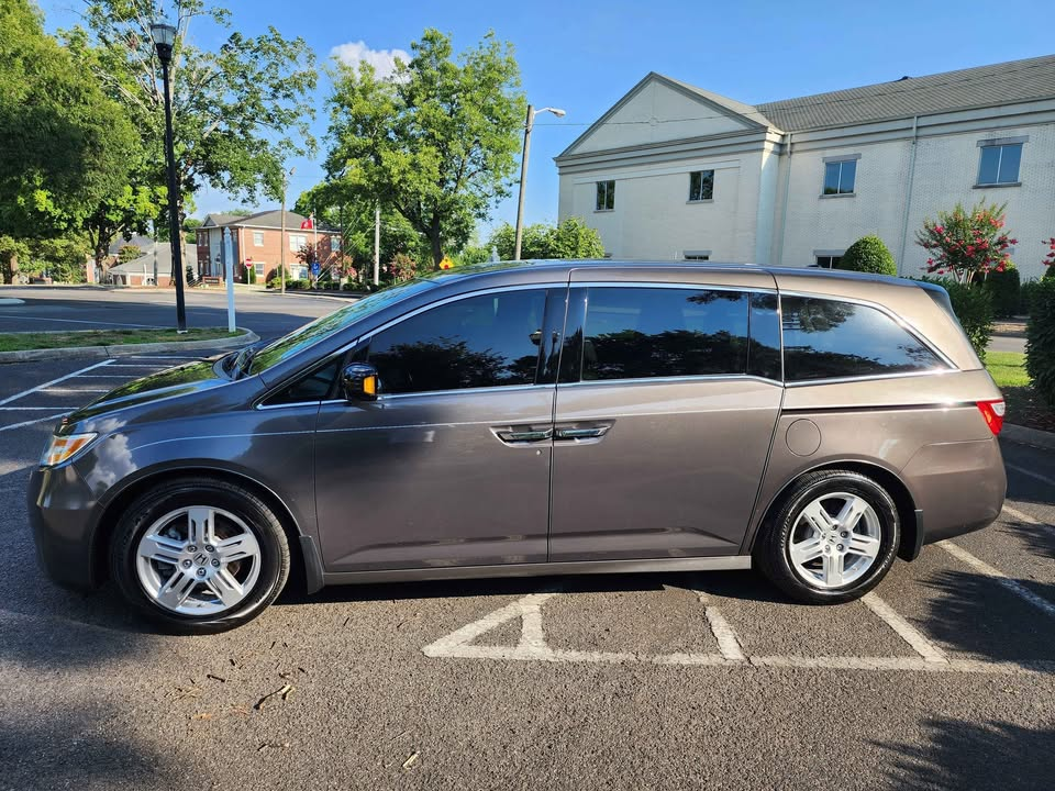 2013 Honda Odyssey thumbnail 5