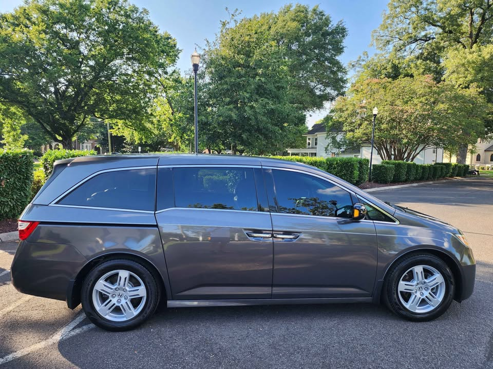 2013 Honda Odyssey thumbnail 6
