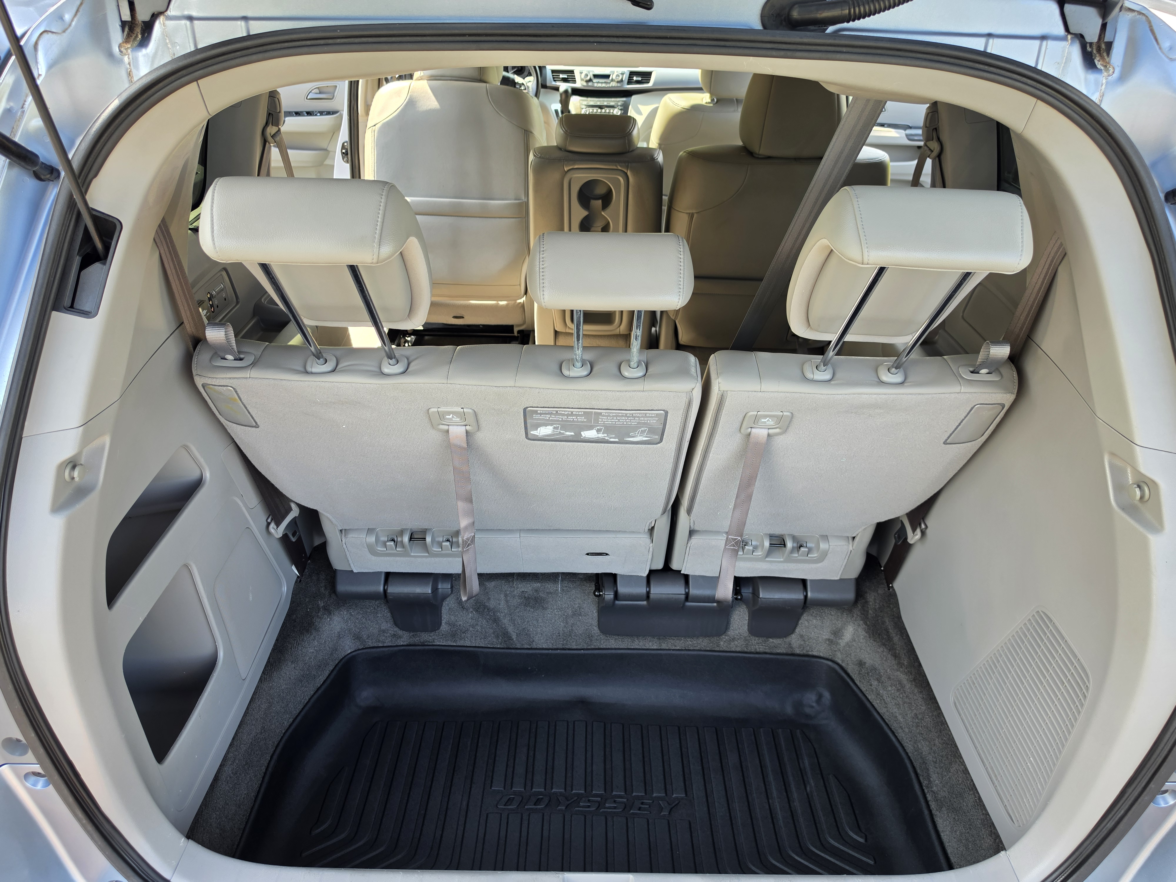 2012 Honda Odyssey thumbnail 28