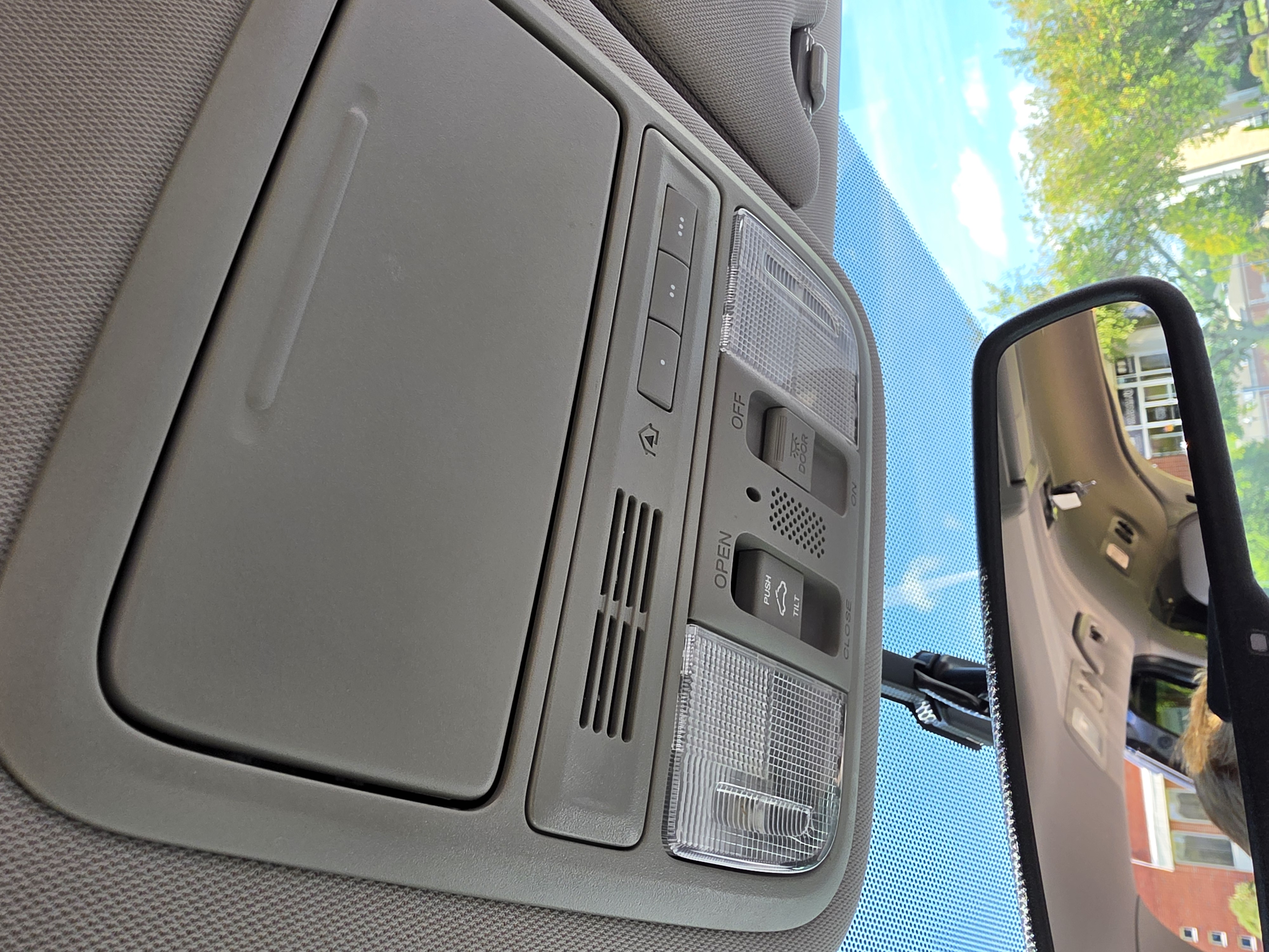 2013 Honda Odyssey thumbnail 19
