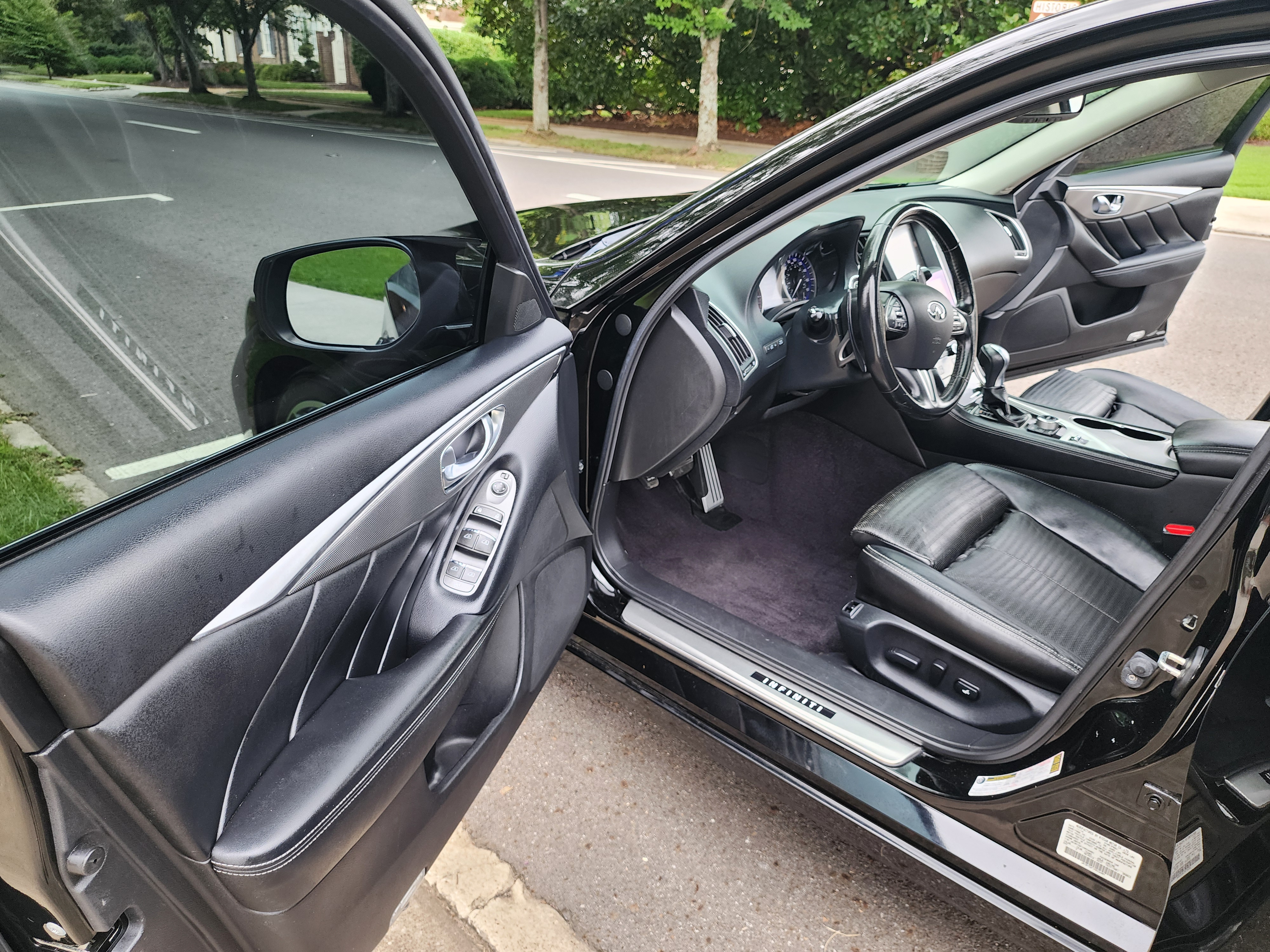 2015 Infiniti Q50S thumbnail 9
