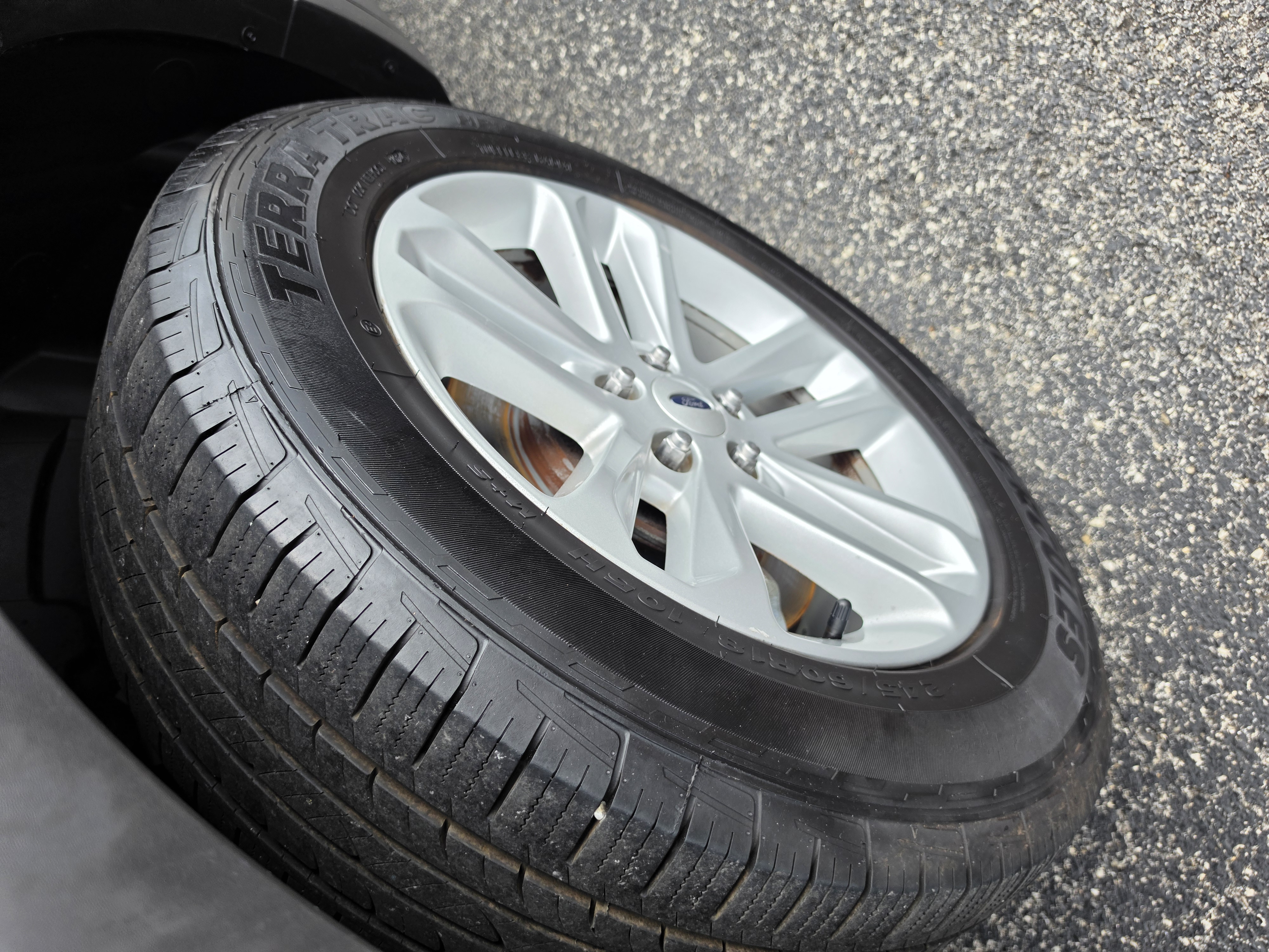 2016 Ford Explorer thumbnail 24
