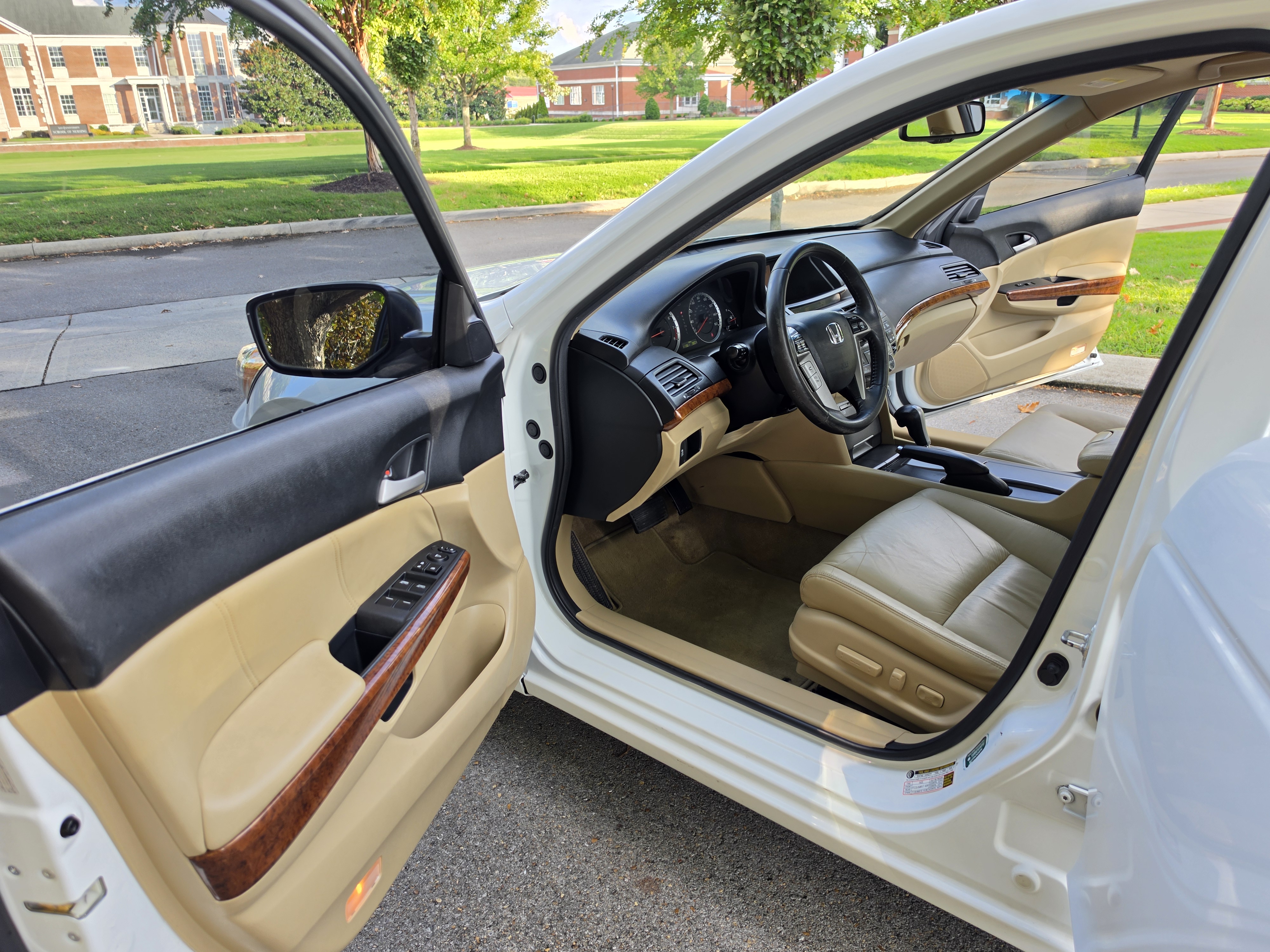 2012 Honda Accord thumbnail 10