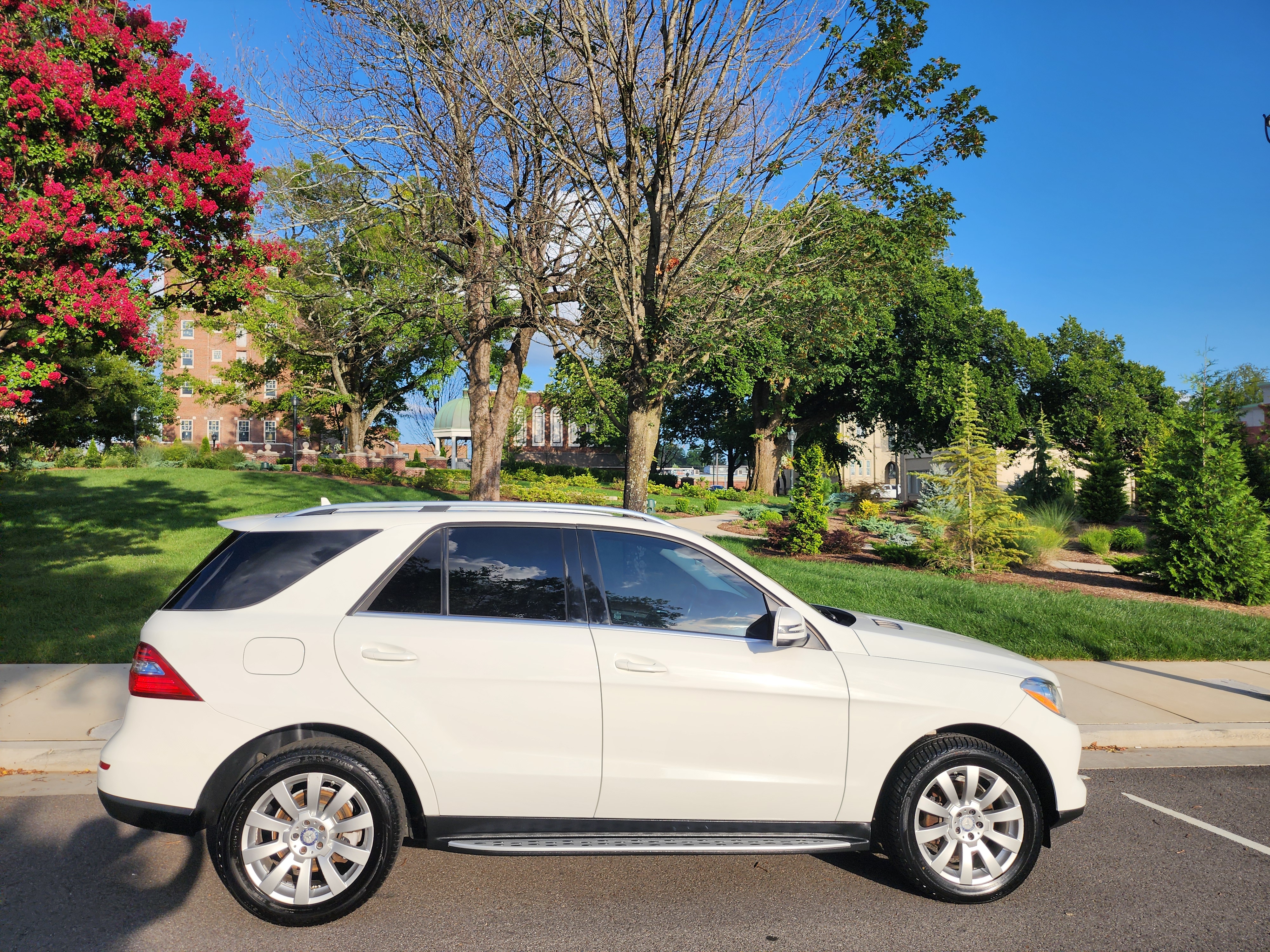 2014 Mercedes-Benz M-Class thumbnail 3
