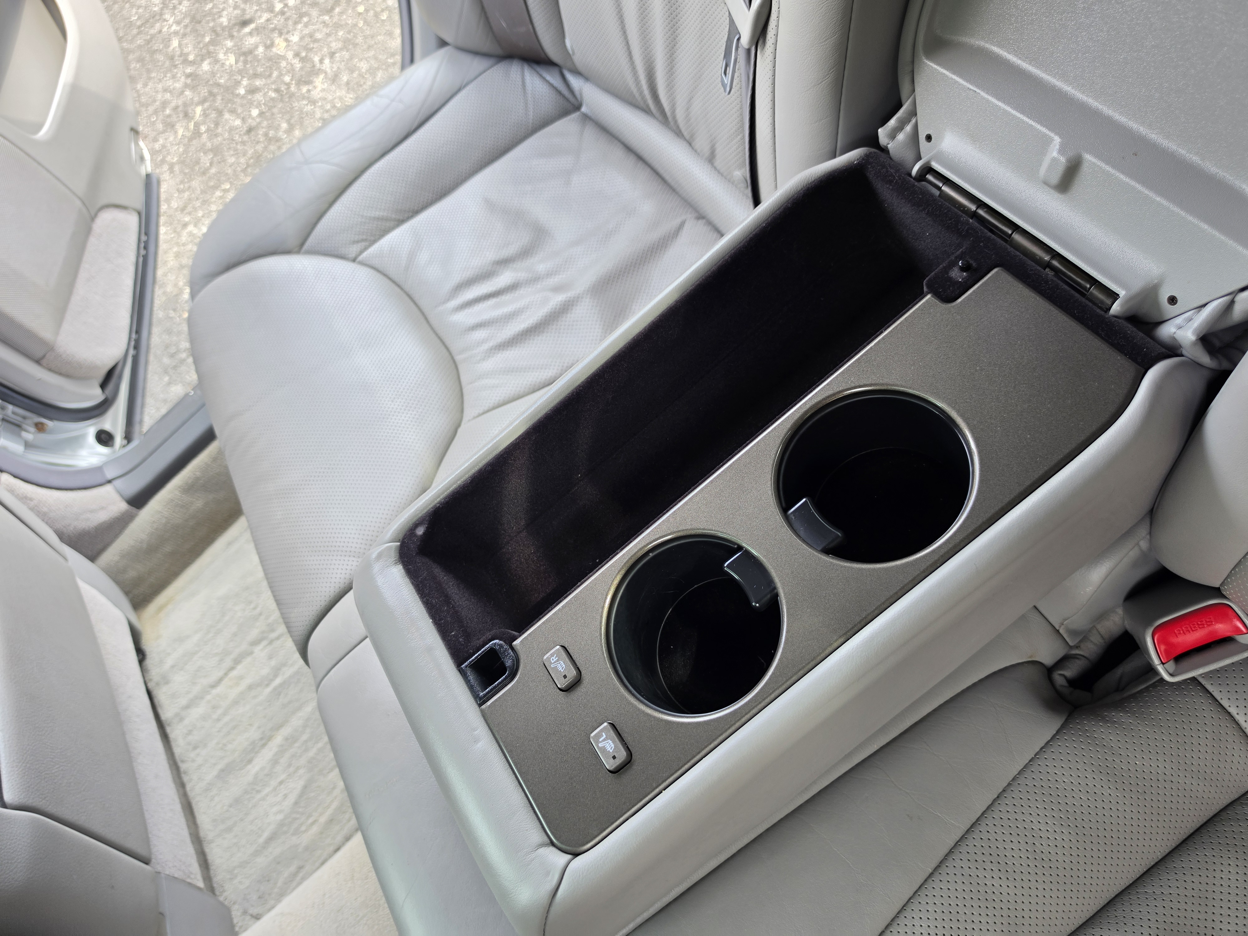 2006 Lexus LS thumbnail 28