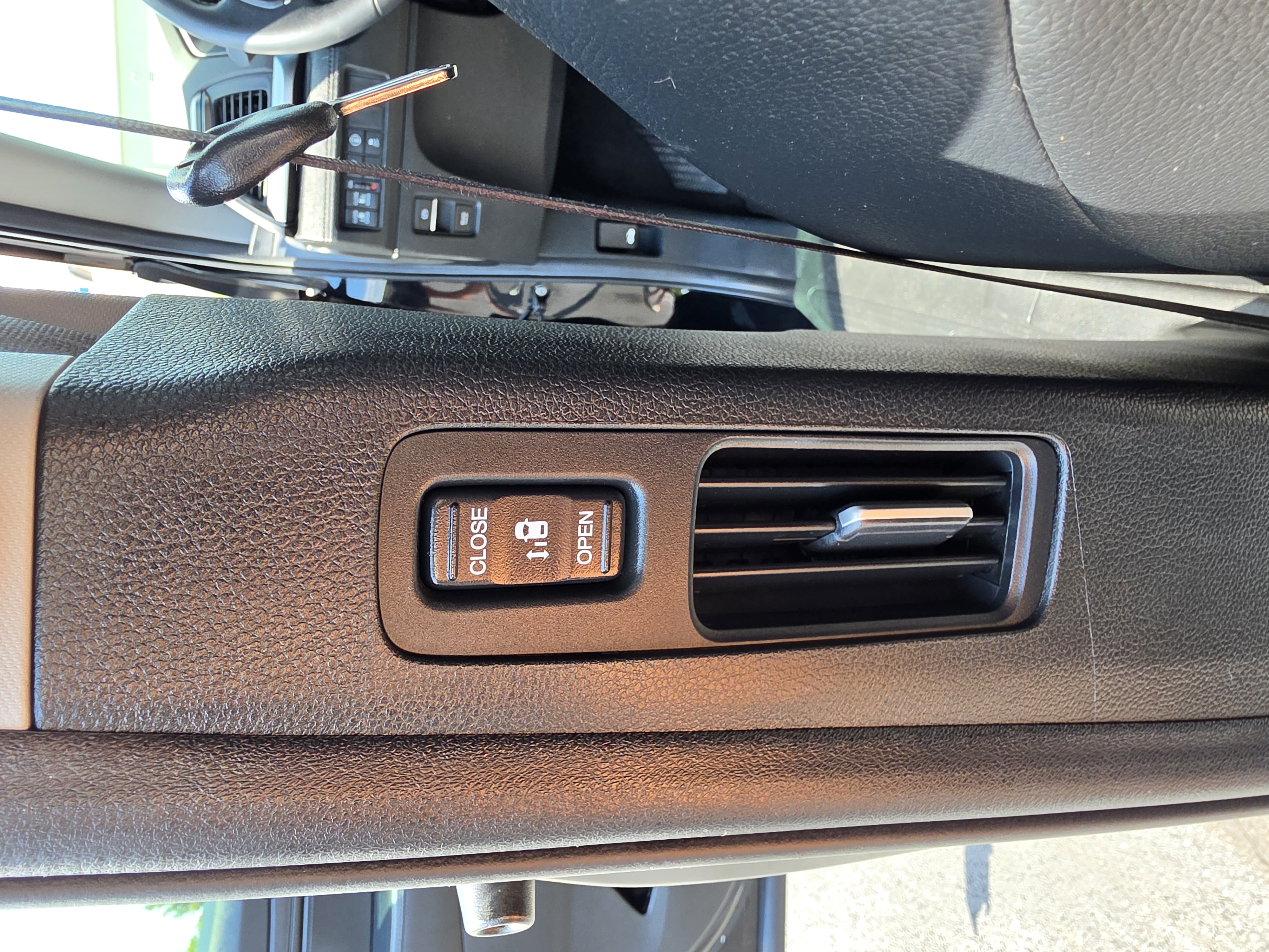 2024 Honda Odyssey thumbnail 22