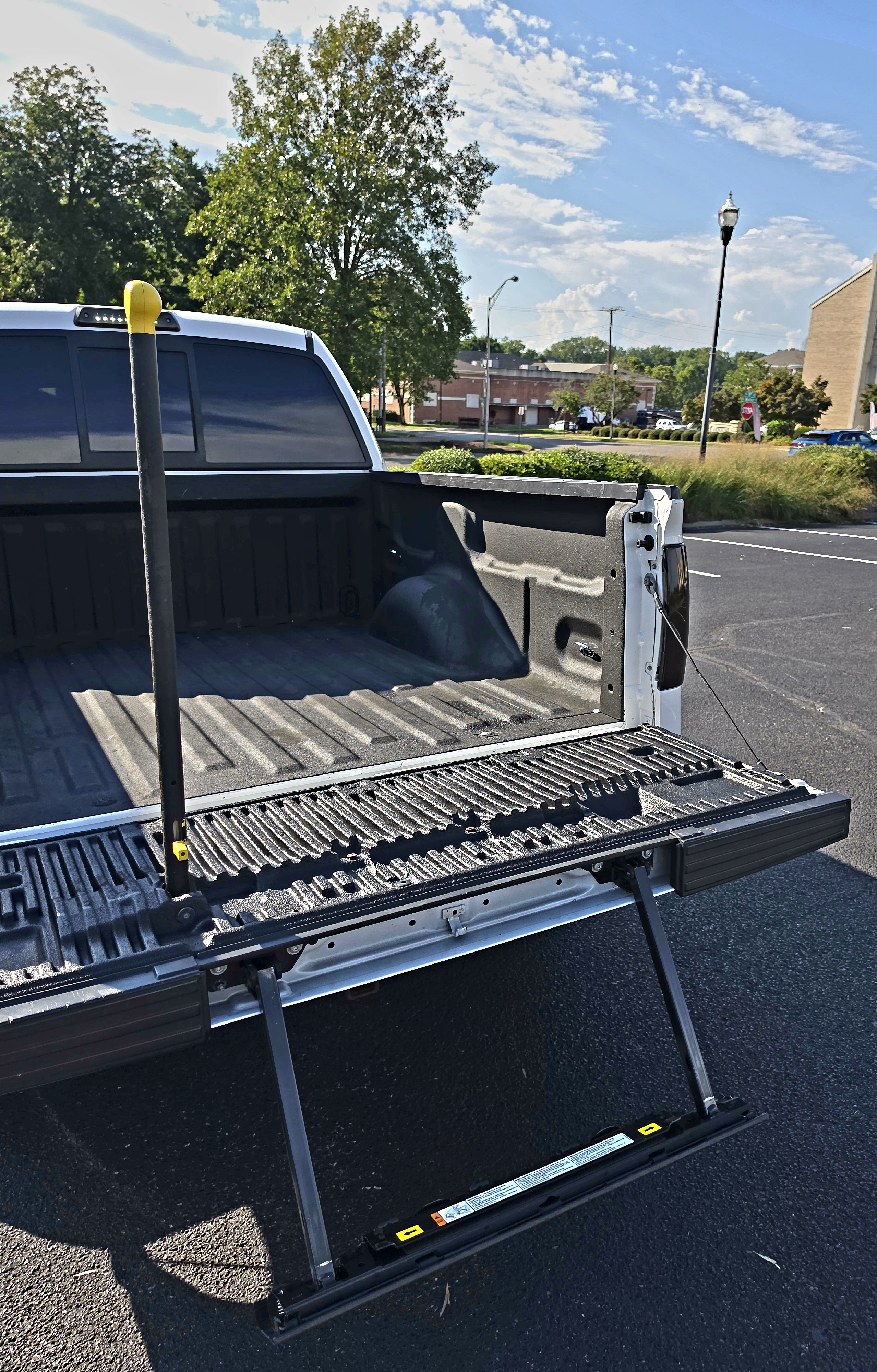 2013 Ford F150 thumbnail 23
