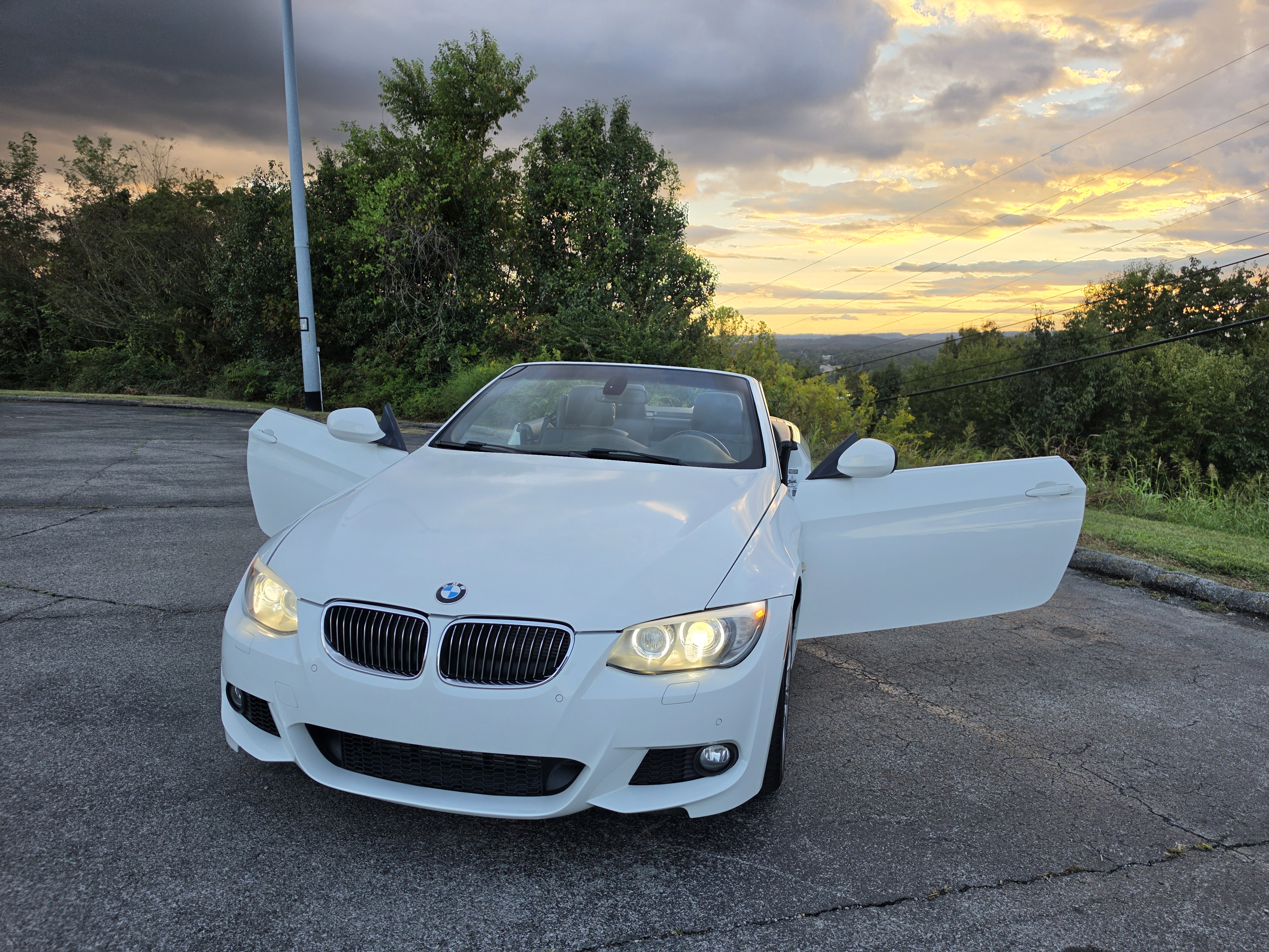 2013 BMW 3 Series thumbnail 29