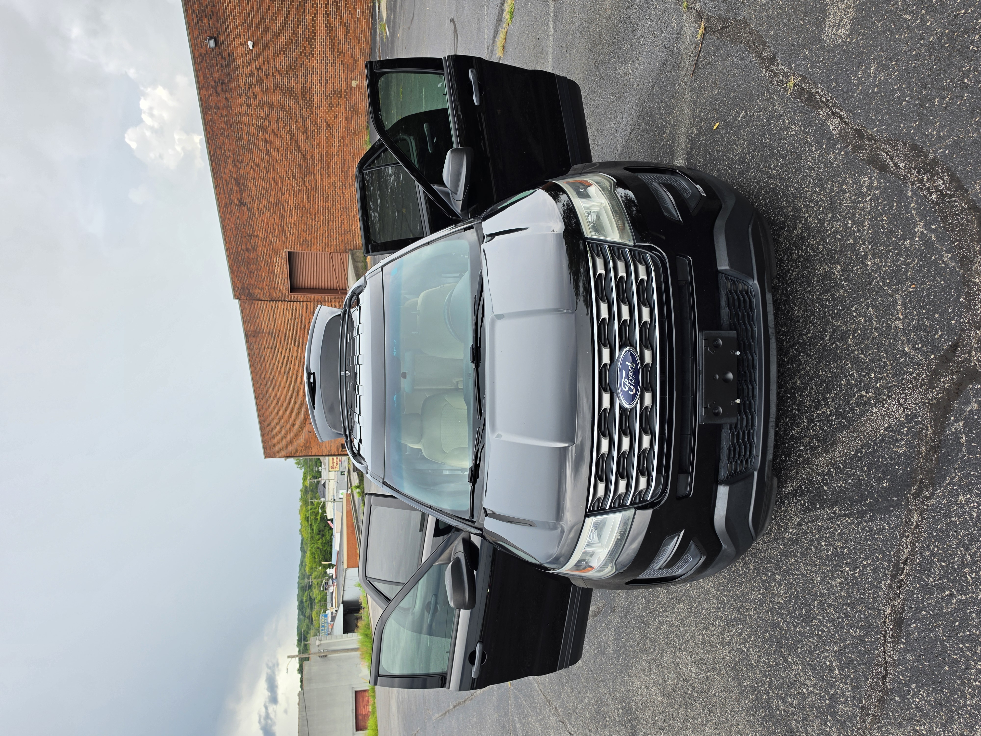 2016 Ford Explorer thumbnail 22
