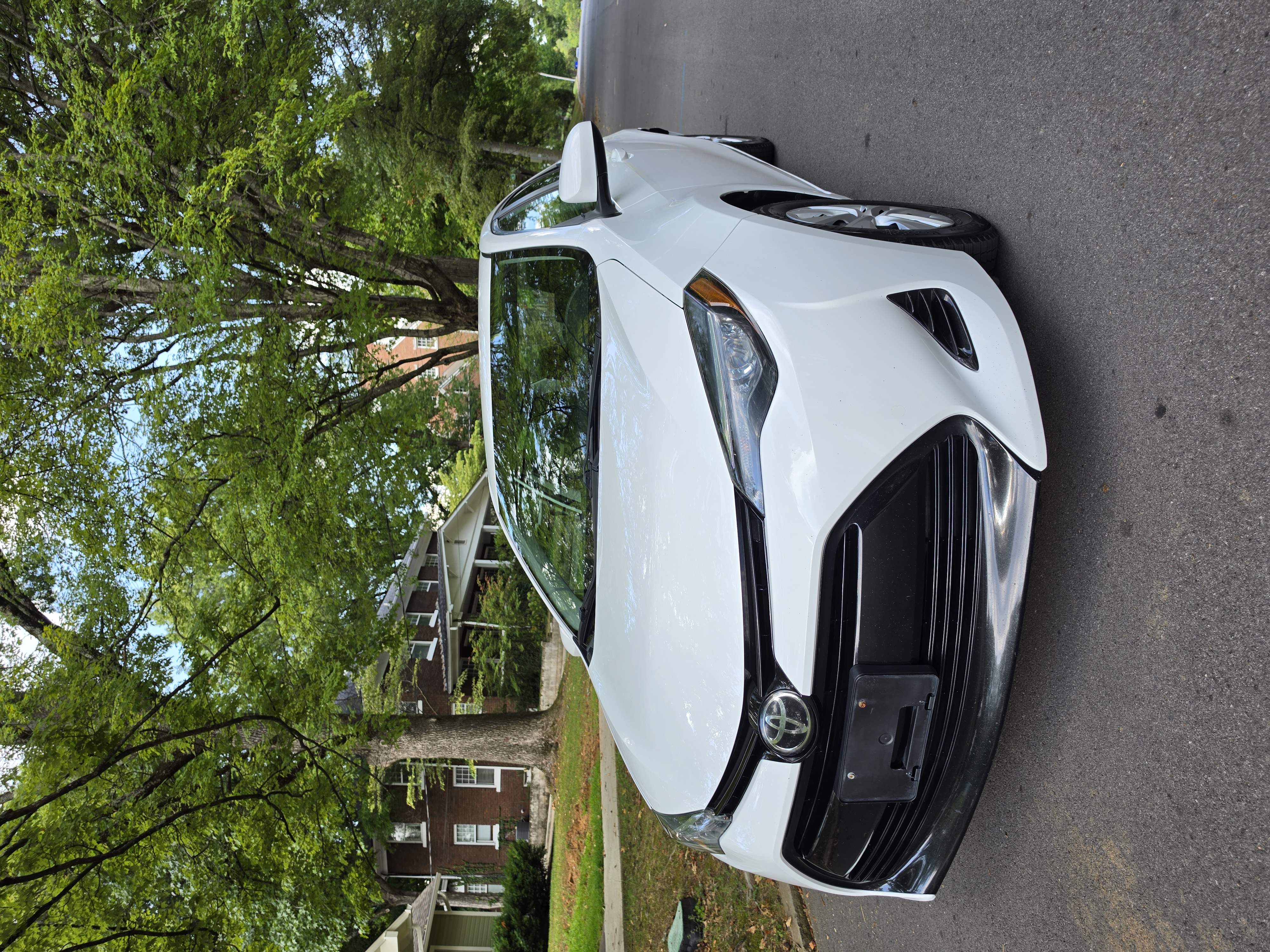 2018 Toyota Corolla thumbnail 3