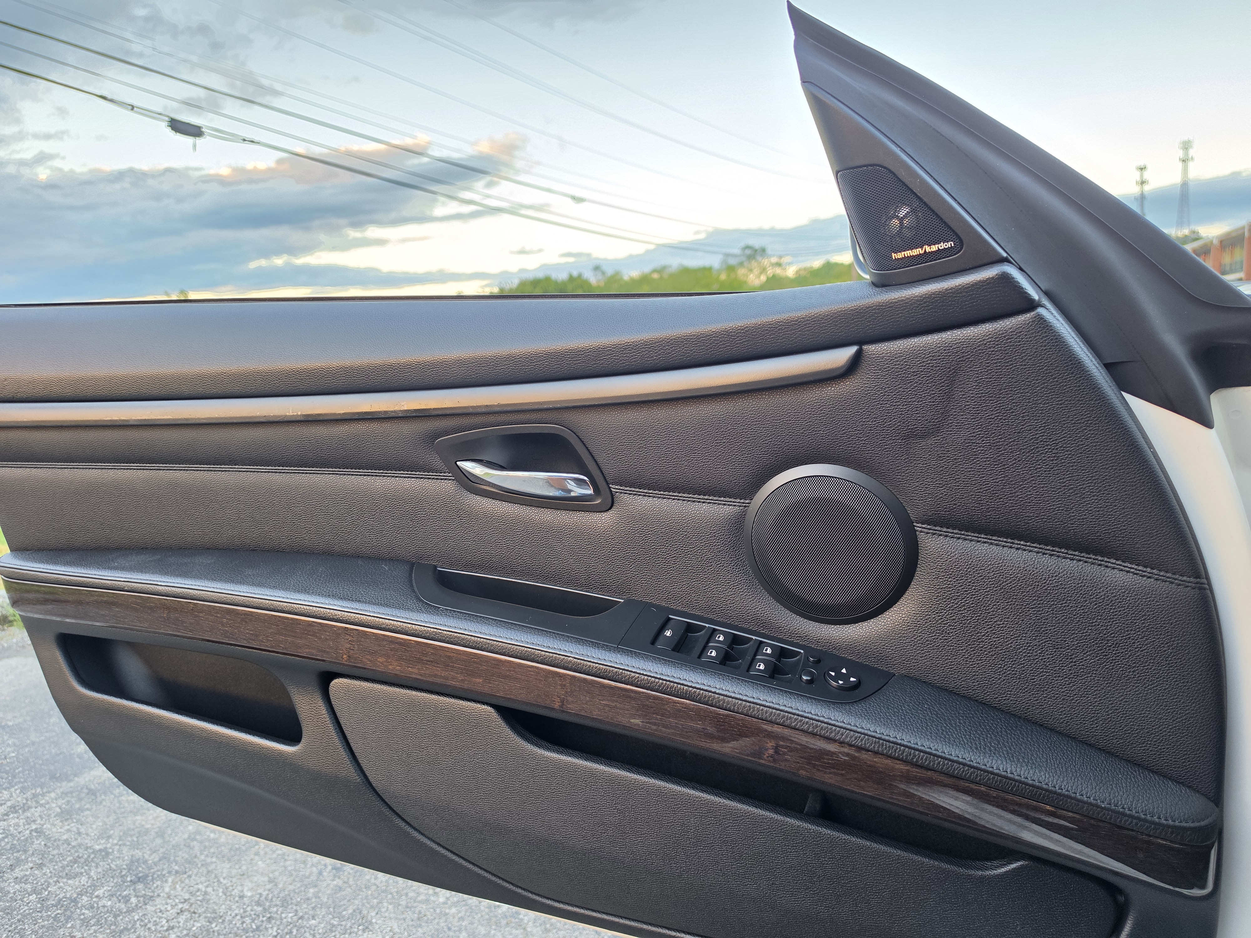 2013 BMW 3 Series thumbnail 30