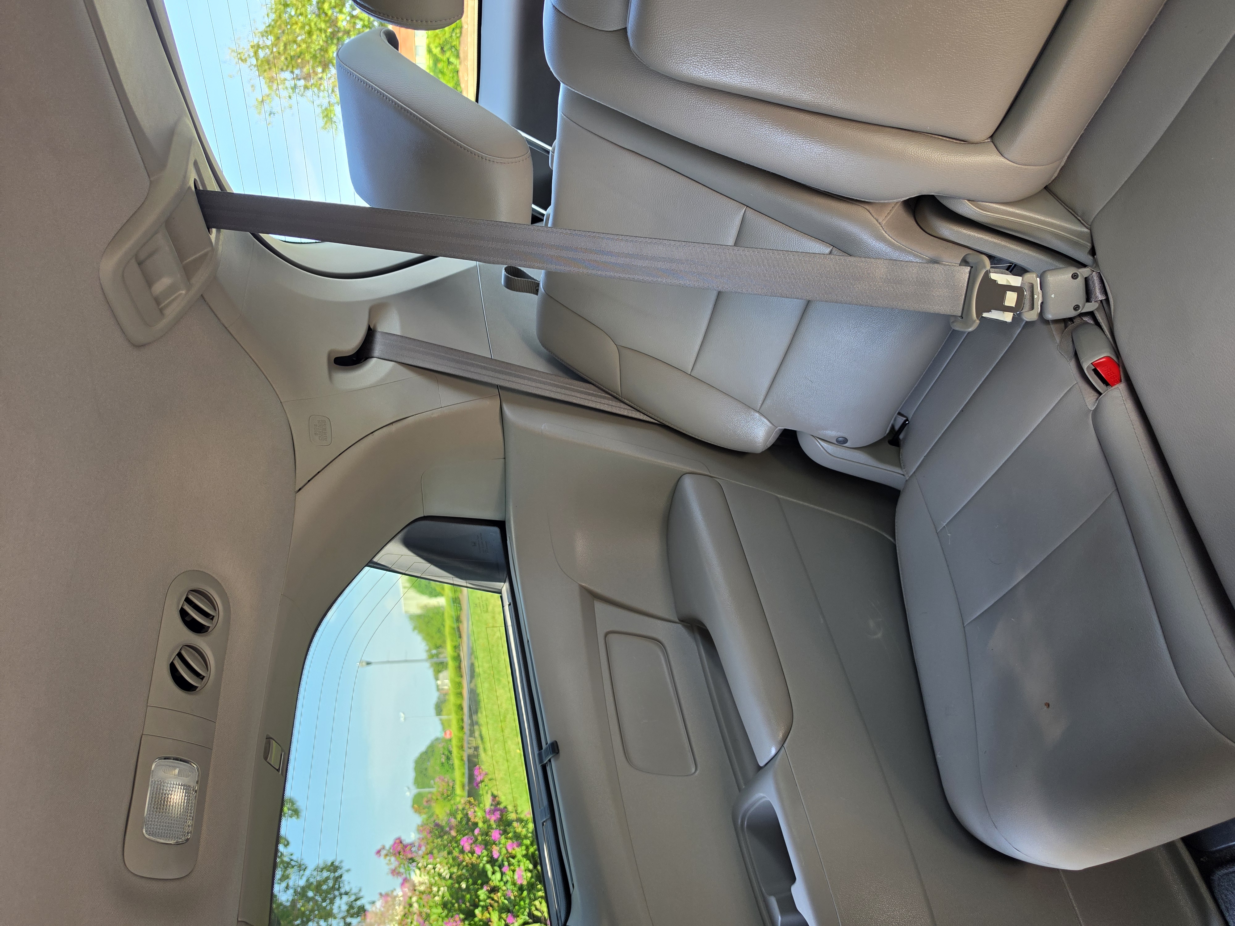 2012 Honda Odyssey thumbnail 22