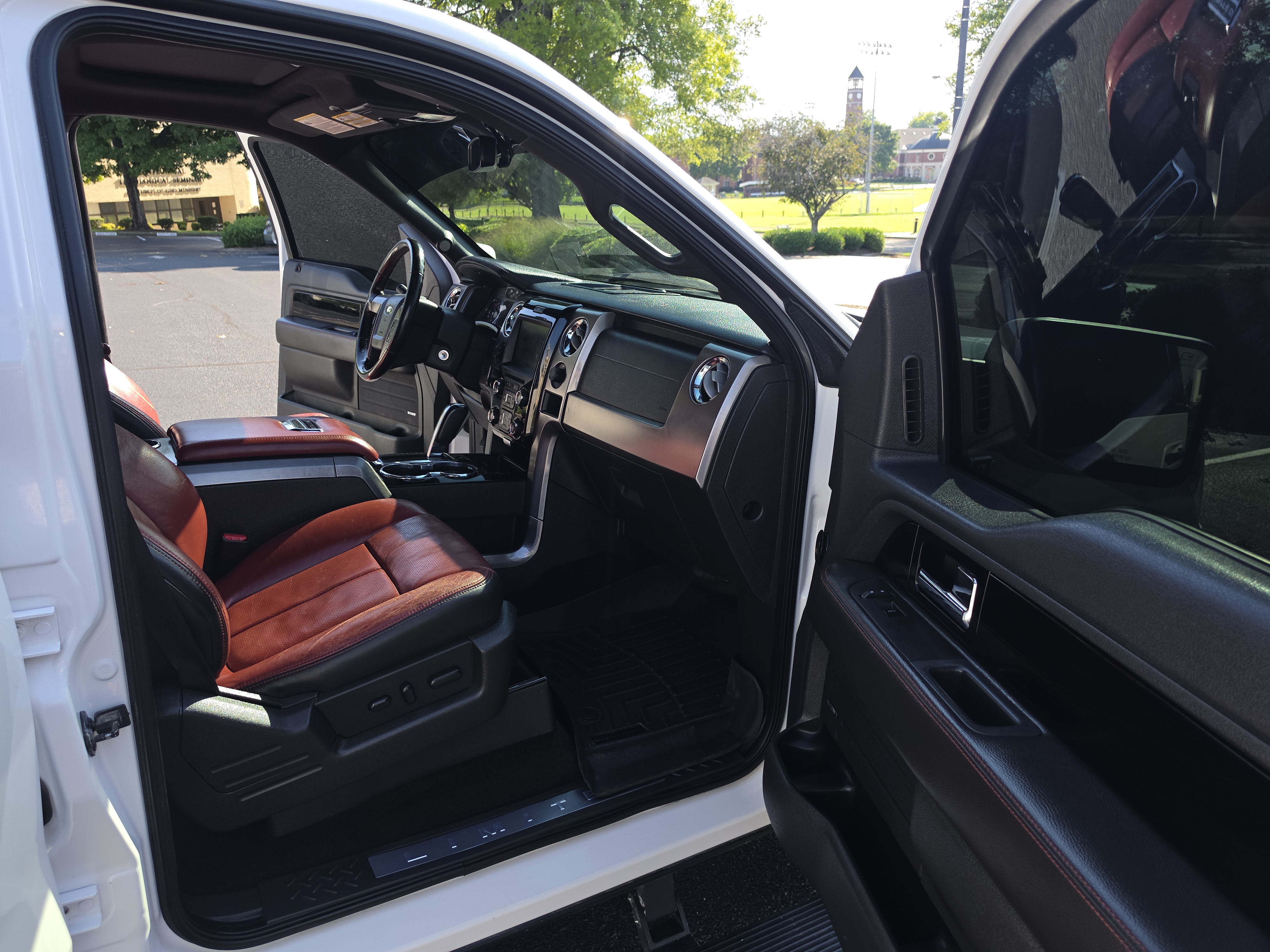 2013 Ford F150 thumbnail 21