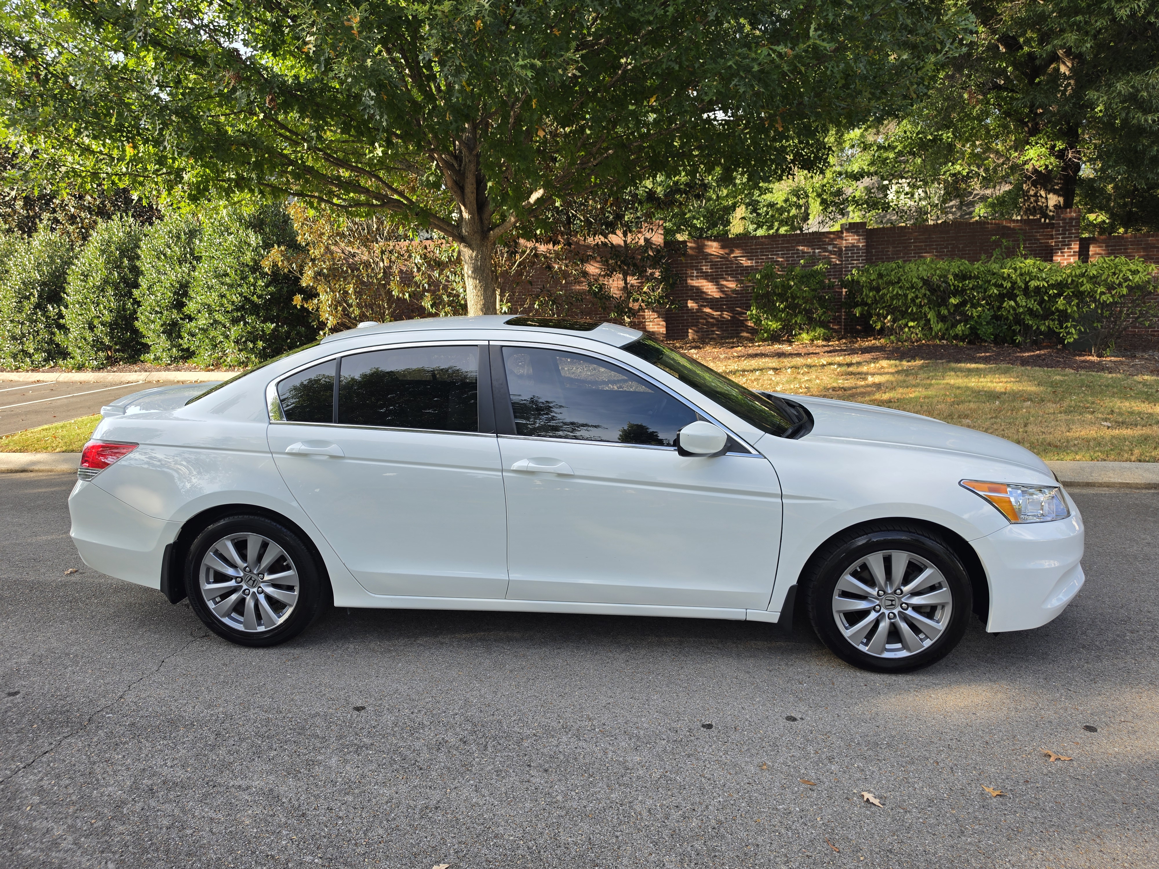 2012 Honda Accord thumbnail 5