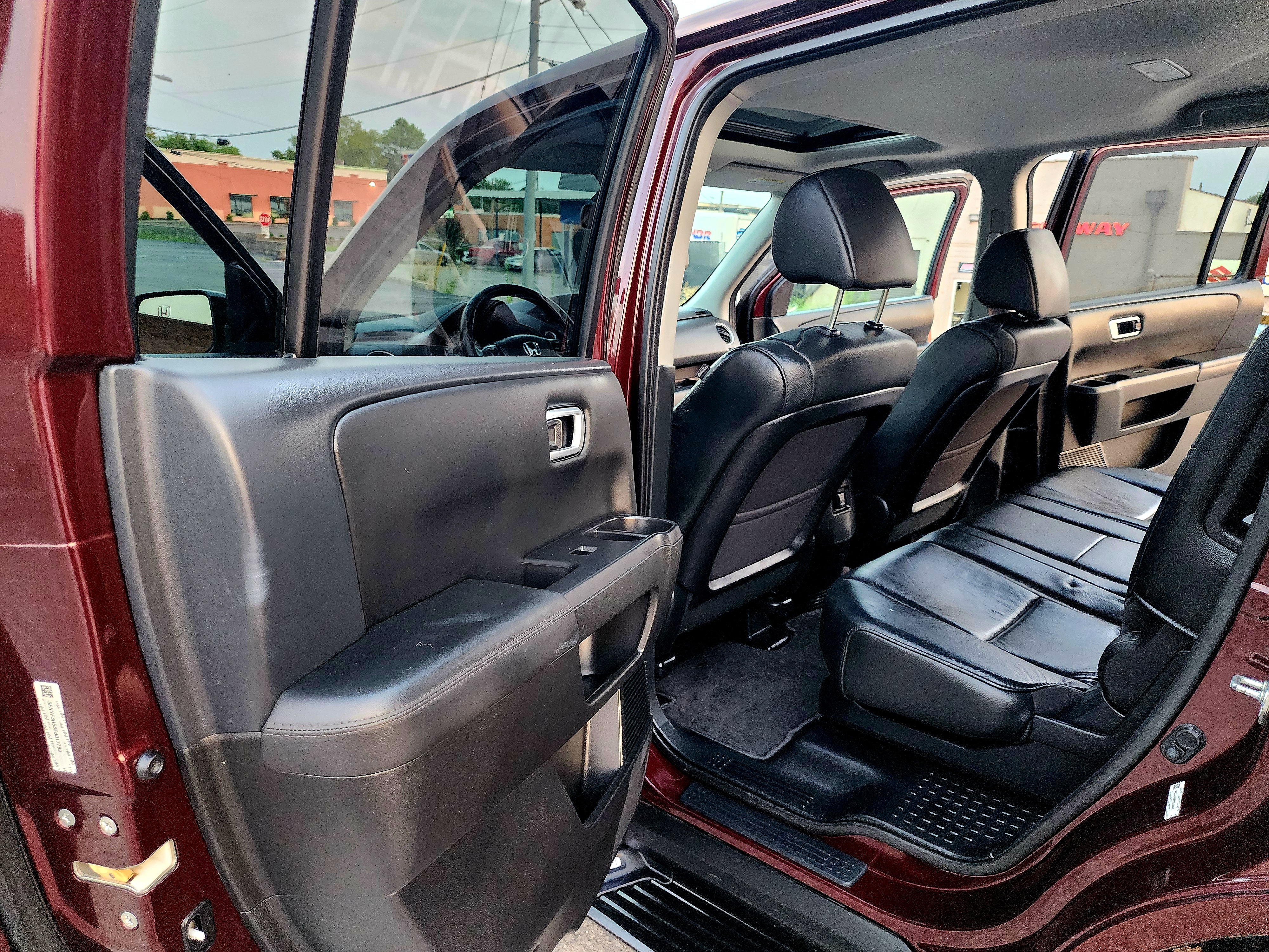 2014 Honda Pilot thumbnail 9