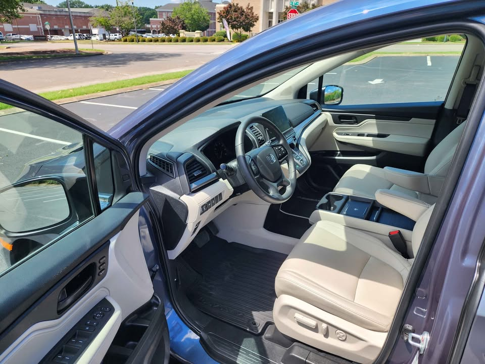 2025 Honda Odyssey thumbnail 10