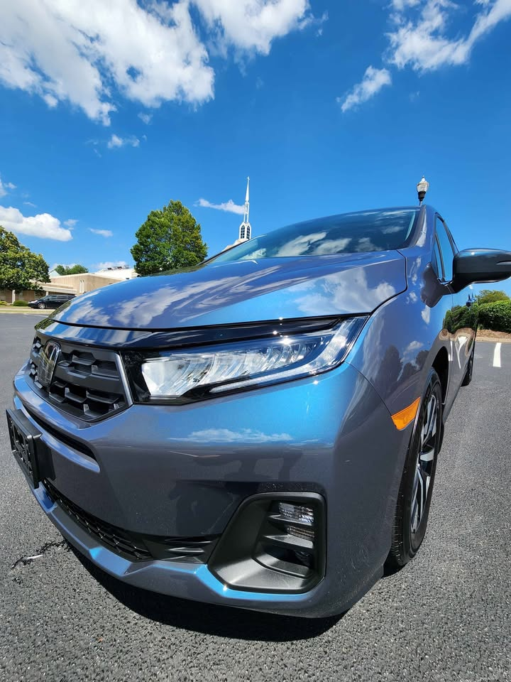2025 Honda Odyssey thumbnail 3