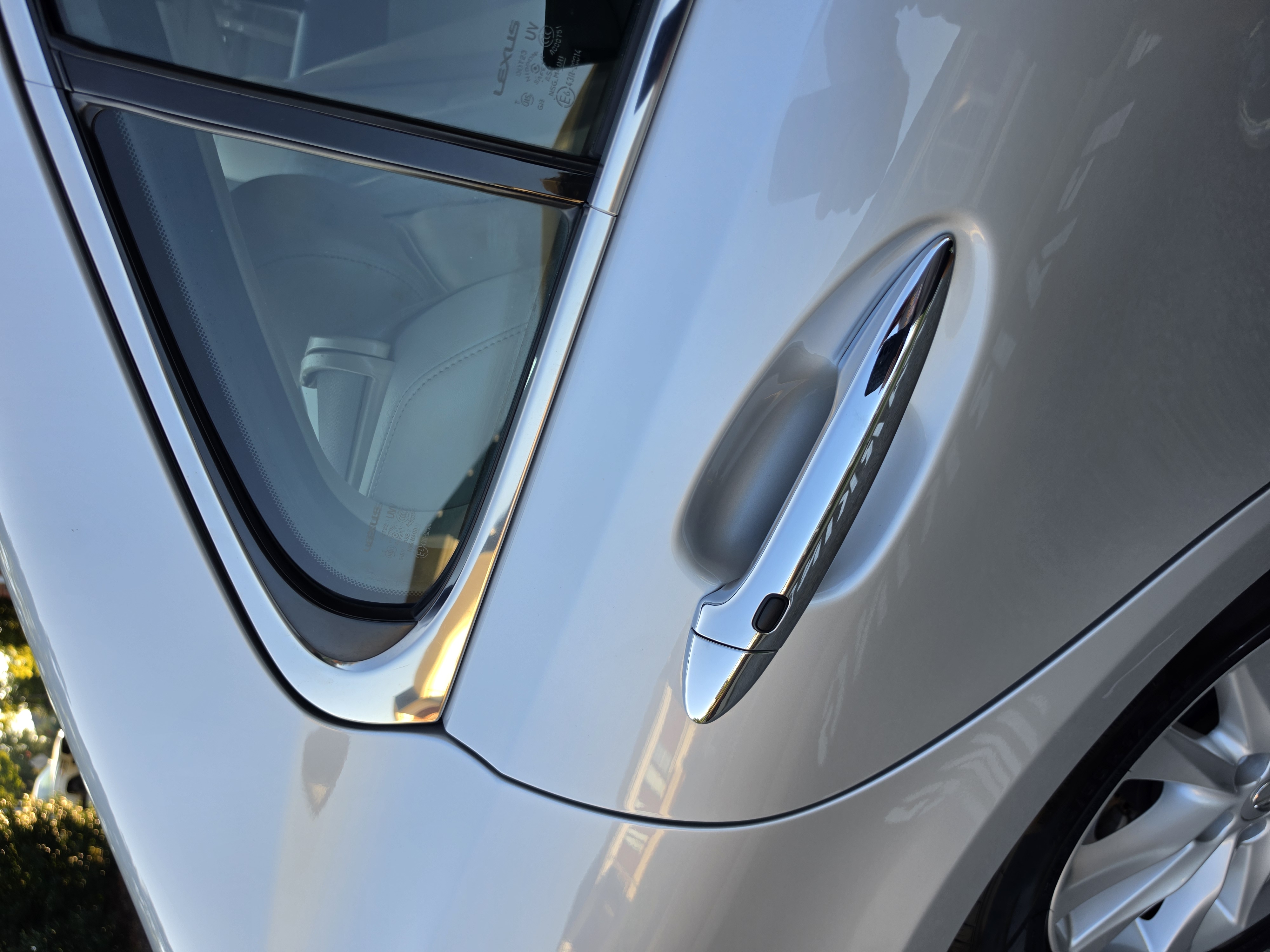 2010 Lexus ES thumbnail 38
