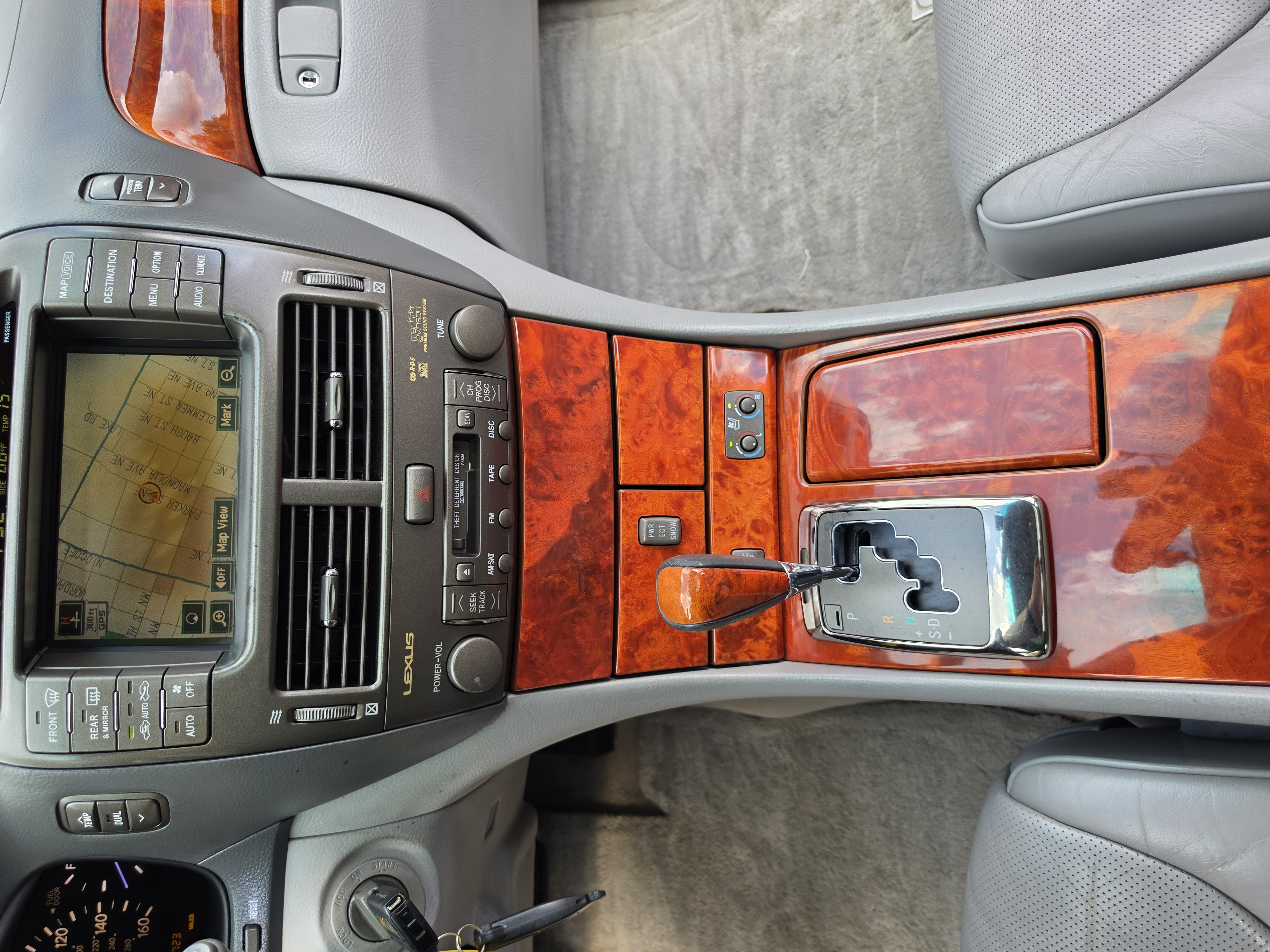 2006 Lexus LS thumbnail 18
