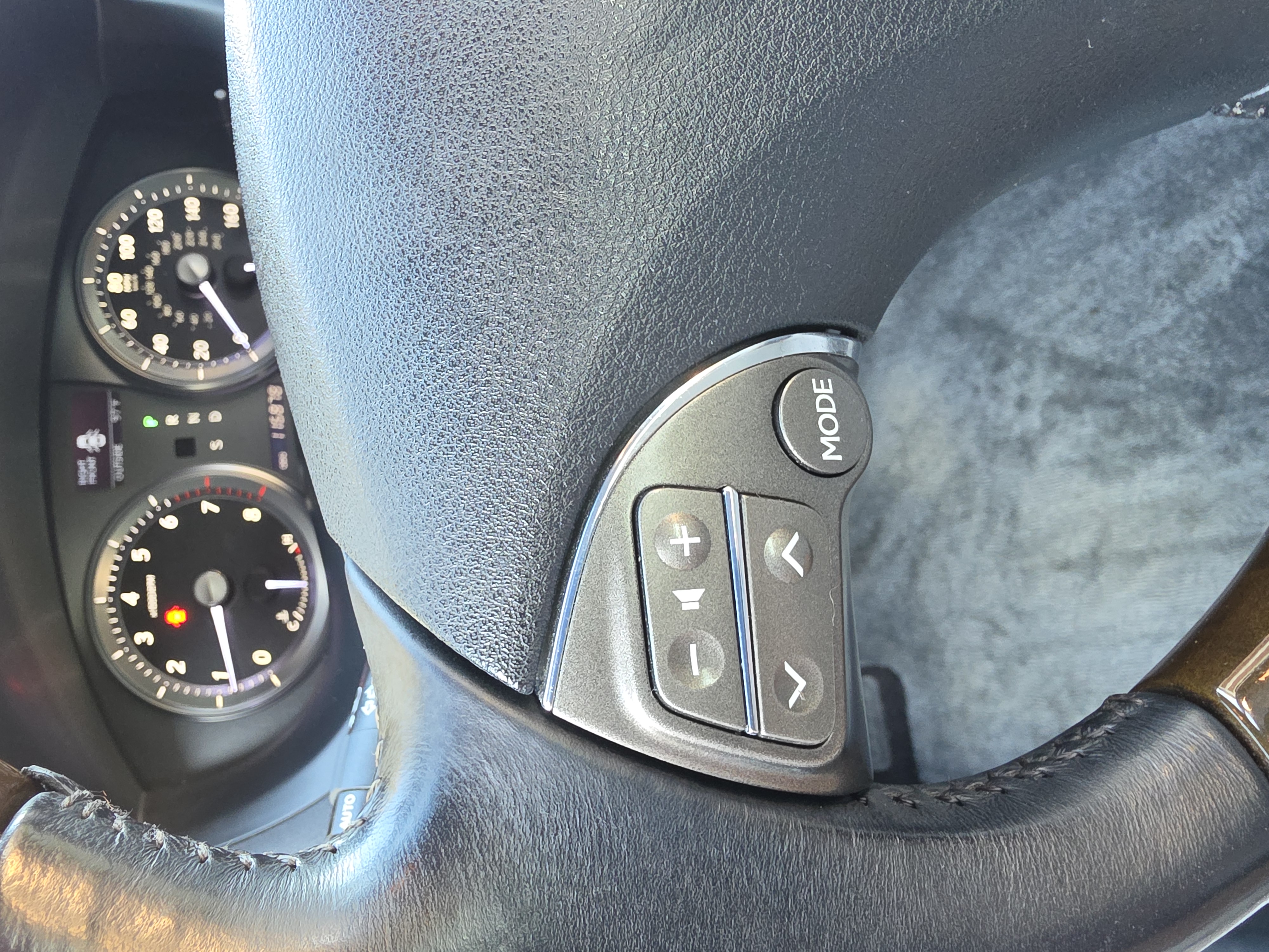 2010 Lexus ES thumbnail 17